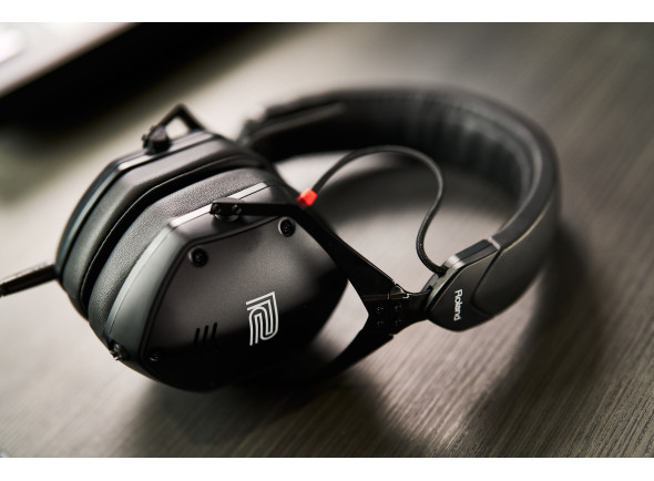 roland-vmh-s100-professional-studio-headphones-hi-res-audio_67bd8ea300698.jpg