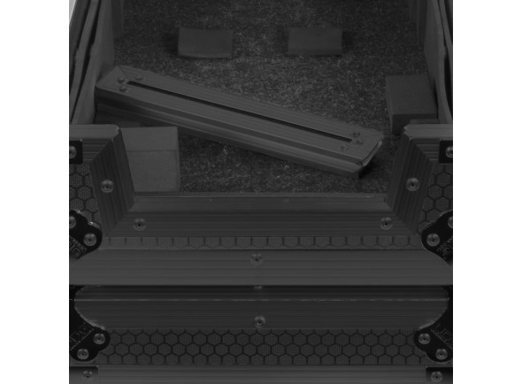 udg-flight-case-denon-dj-sc-live-4_6787cb9ca0c9f.jpg