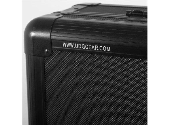 udg-ultimate-pick-foam-flight-case-multi-l-black-u93012bl_6568947f3bb82.jpg