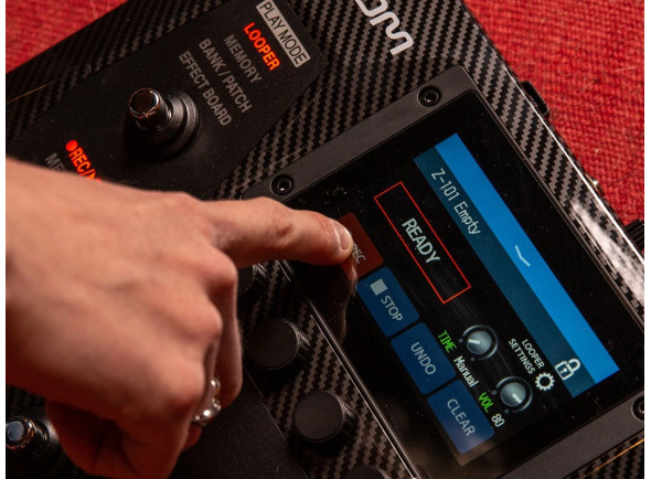 zoom-g6-pedaleira-multi-fx-com-ecran-touch_670d1b4adc4bf.jpg