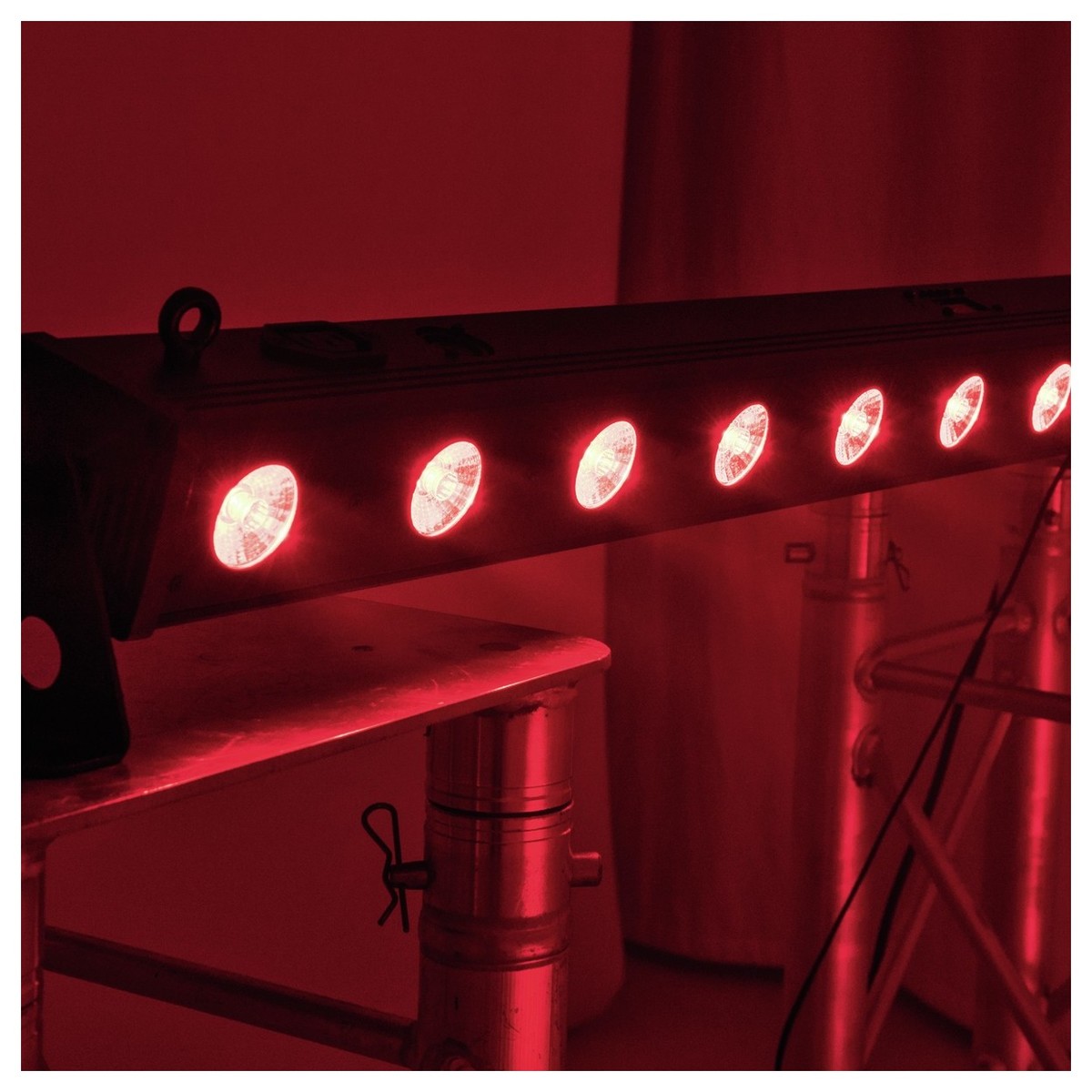 eurolite-led-bar-12-qcl-rgbw_69fdbd5c65b2d.jpg