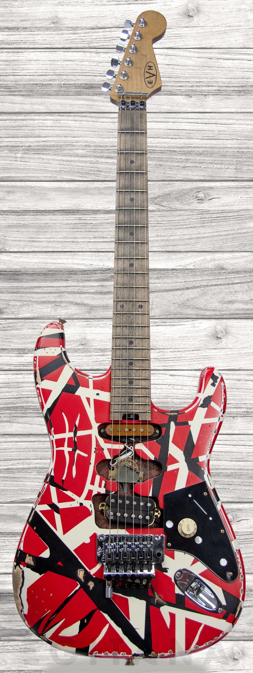 evh-striped-frankie-red-white-black_6336b9bc24924.jpg