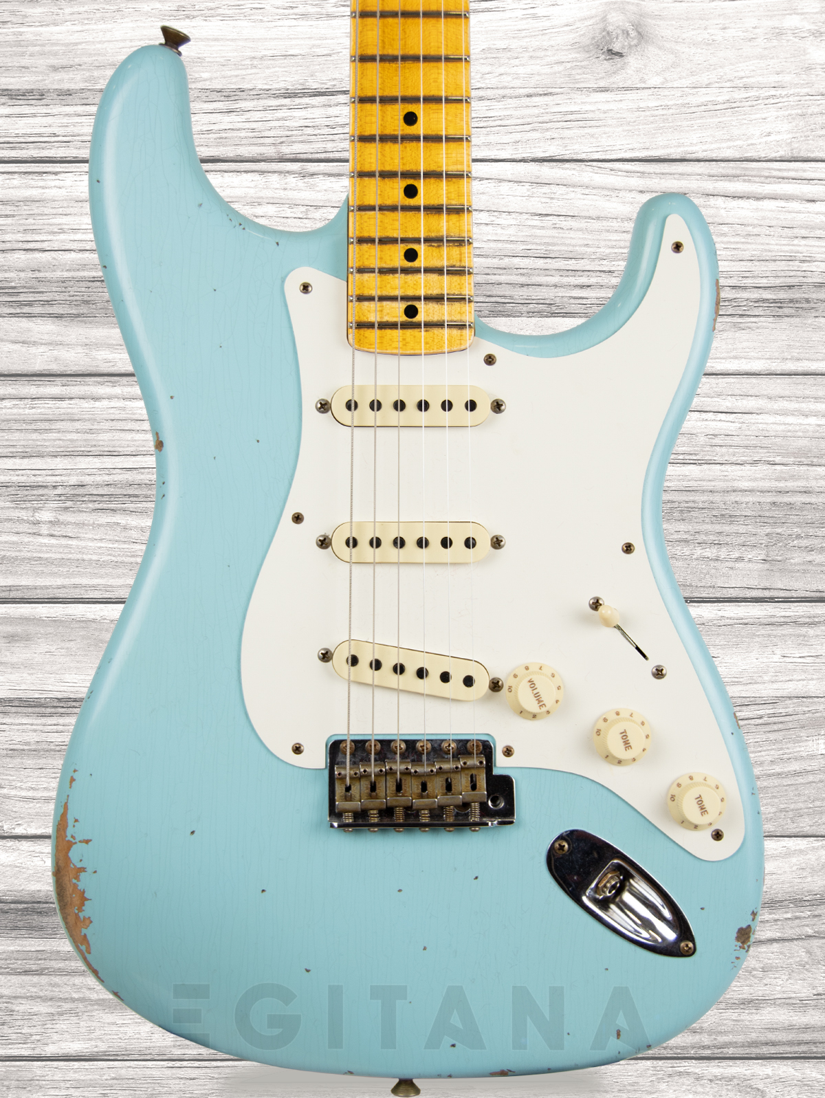 fender-1957-faded-aged-daphne-blue-relic_608c0f3138ce3.jpg