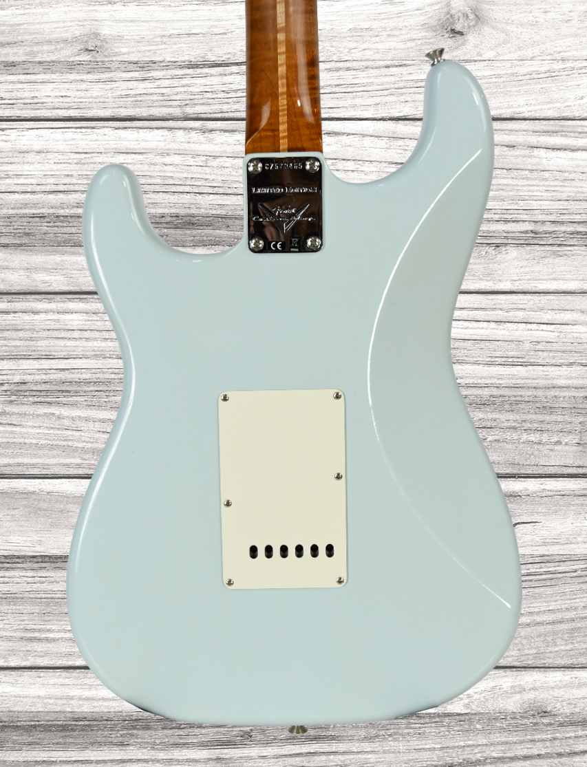 fender-2023-limited-edition-roasted-50s-dlx-closet-classic-1-piece-4a-roasted-flame-maple-faded-aged-sonic-blue_6675a99cbfc37.png