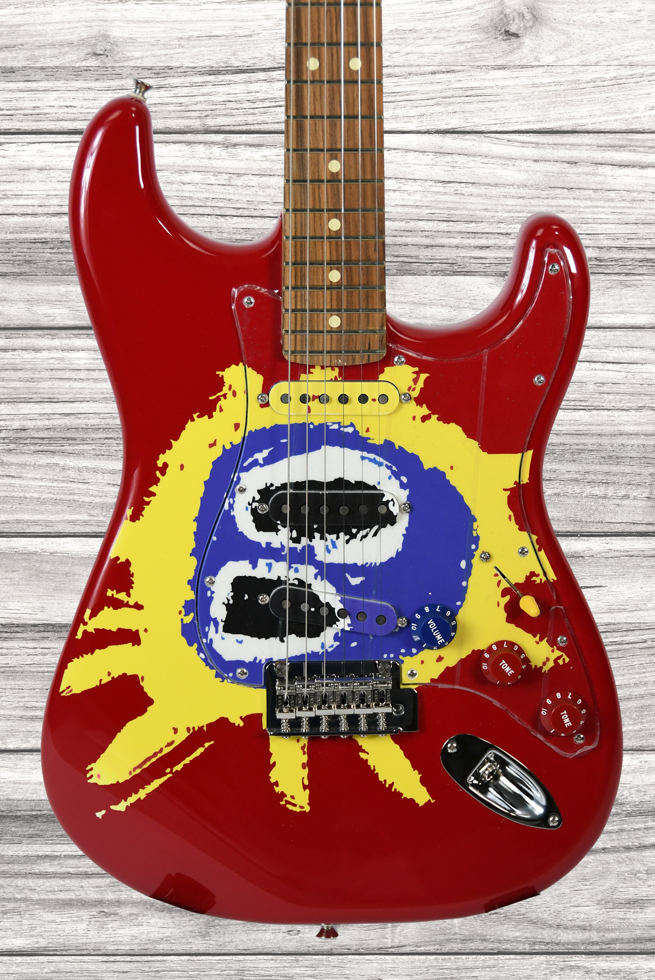 fender-30th-anniversary-screamadelica-pau-ferro-fingerboard-custom-graphic_637e4d543e30e.jpg