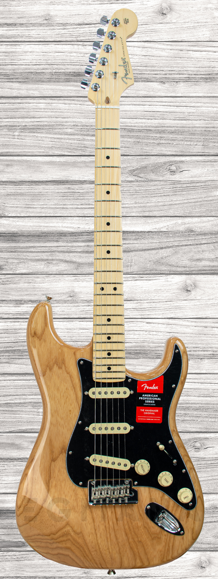 fender-am-pro-strat-mn-nat_5ef1c7884a553.jpg