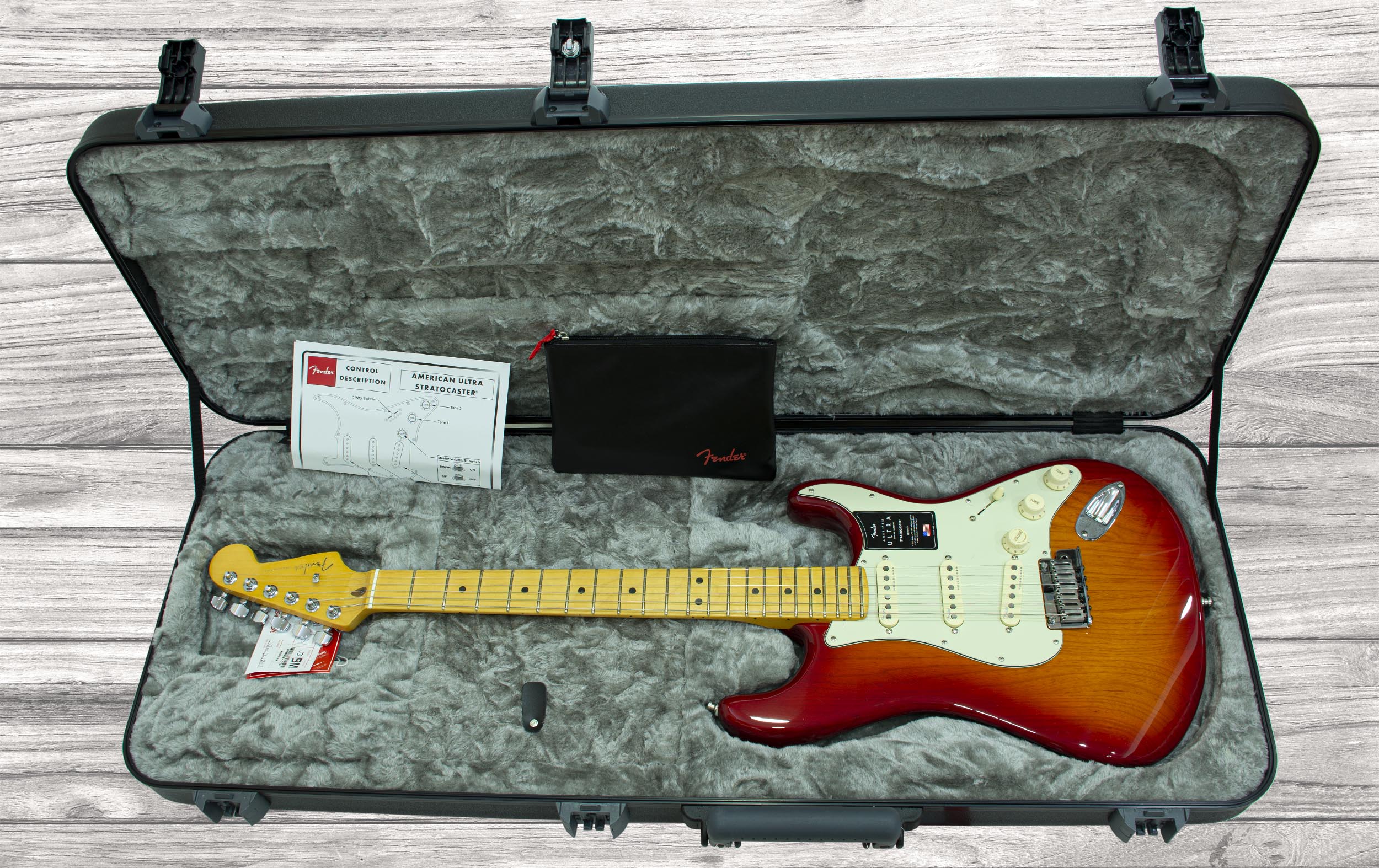 fender-am-ultra-strat-mn-prb_5edf971532216.jpg