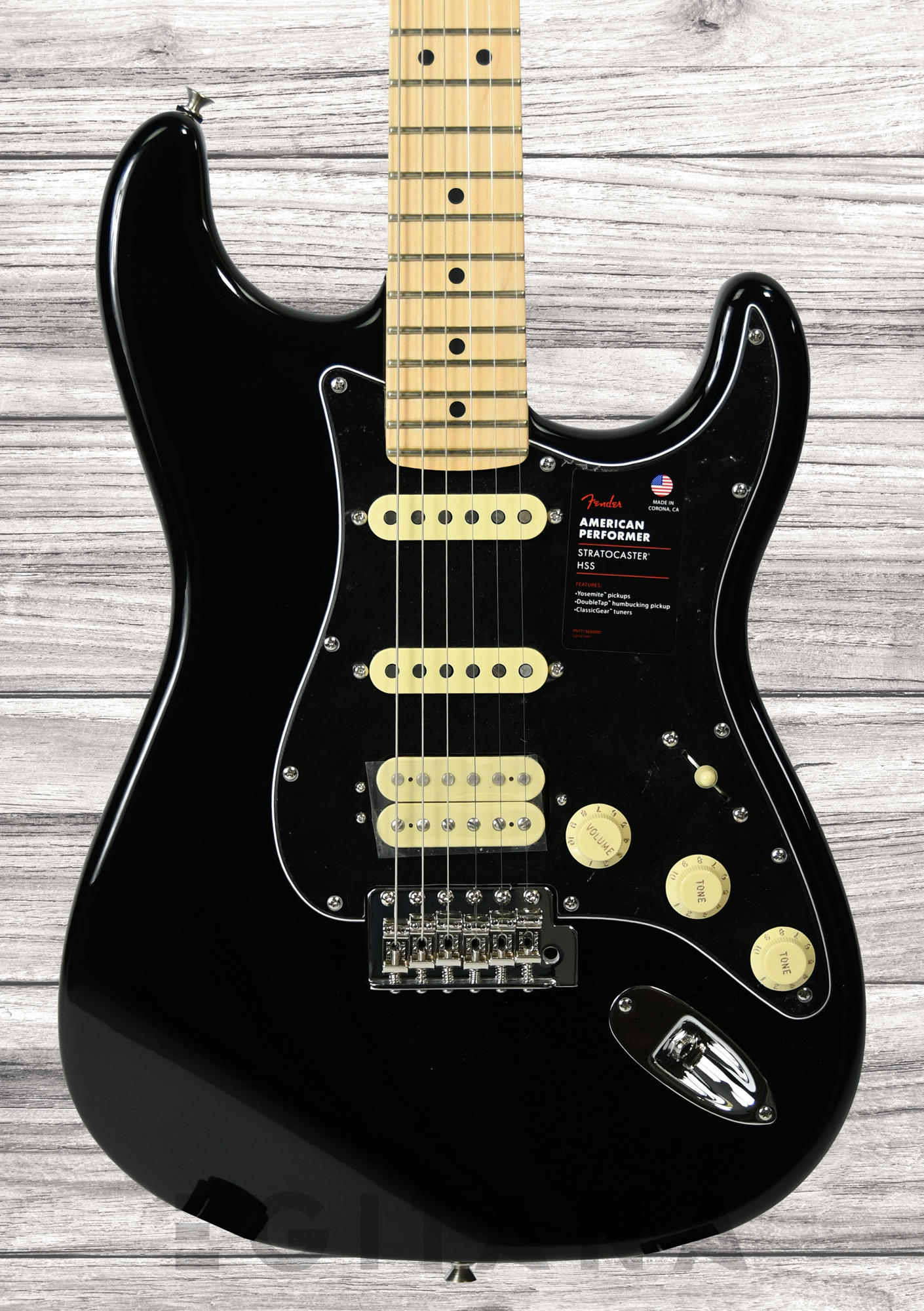 fender-american-perf-stratocaster-hss-mn-black_6351120d28b44.jpg