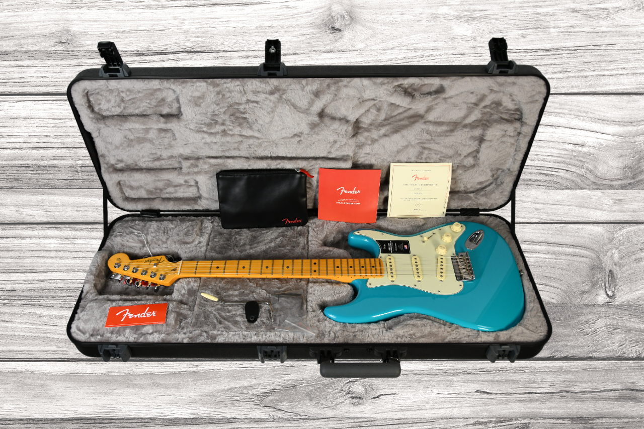 fender-american-pro-ii-strat-mn-mbl_6436d7d959ce5.png