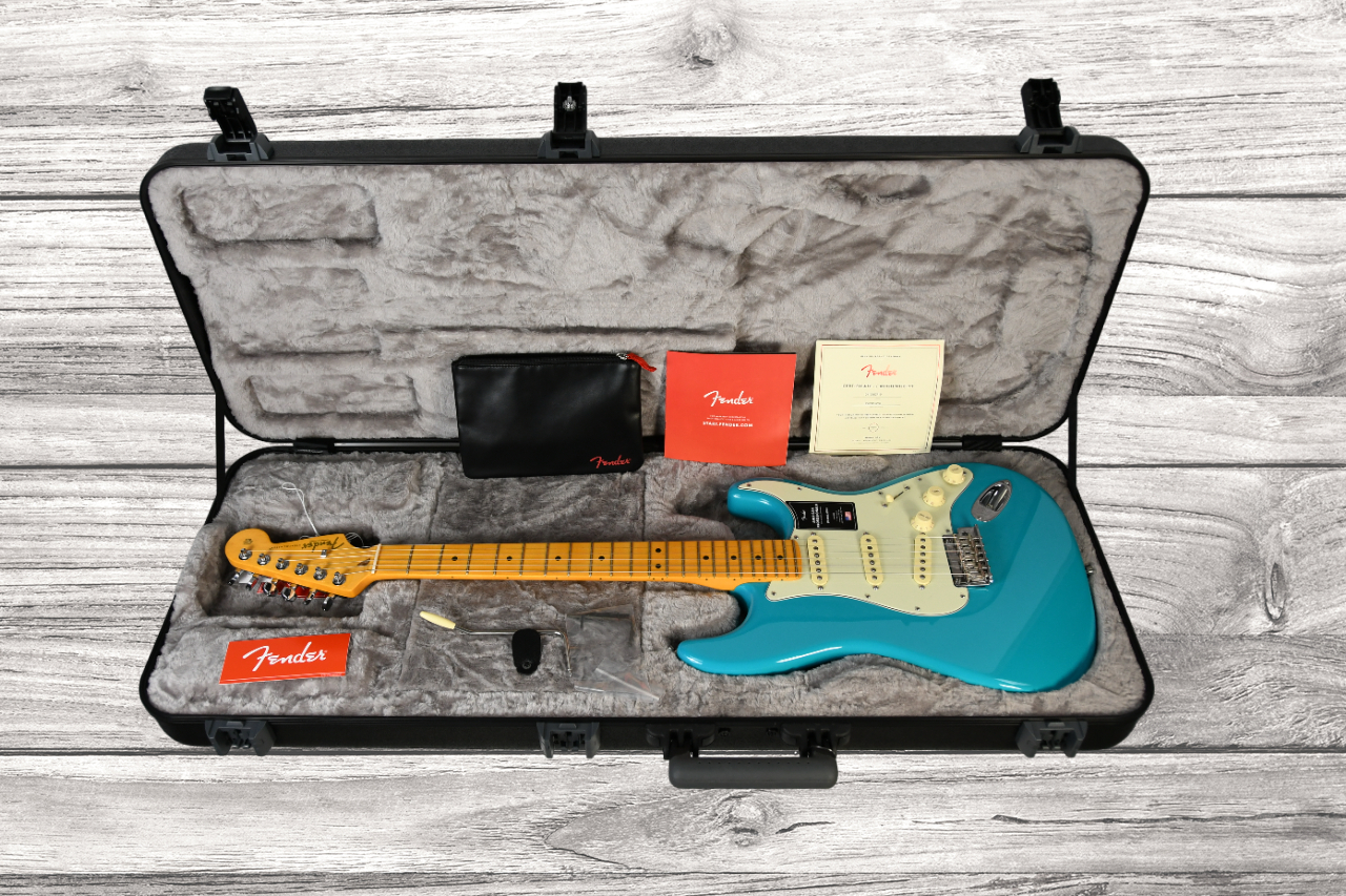 fender-american-pro-ii-strat-mn-mbl_6436d807729e8.jpg