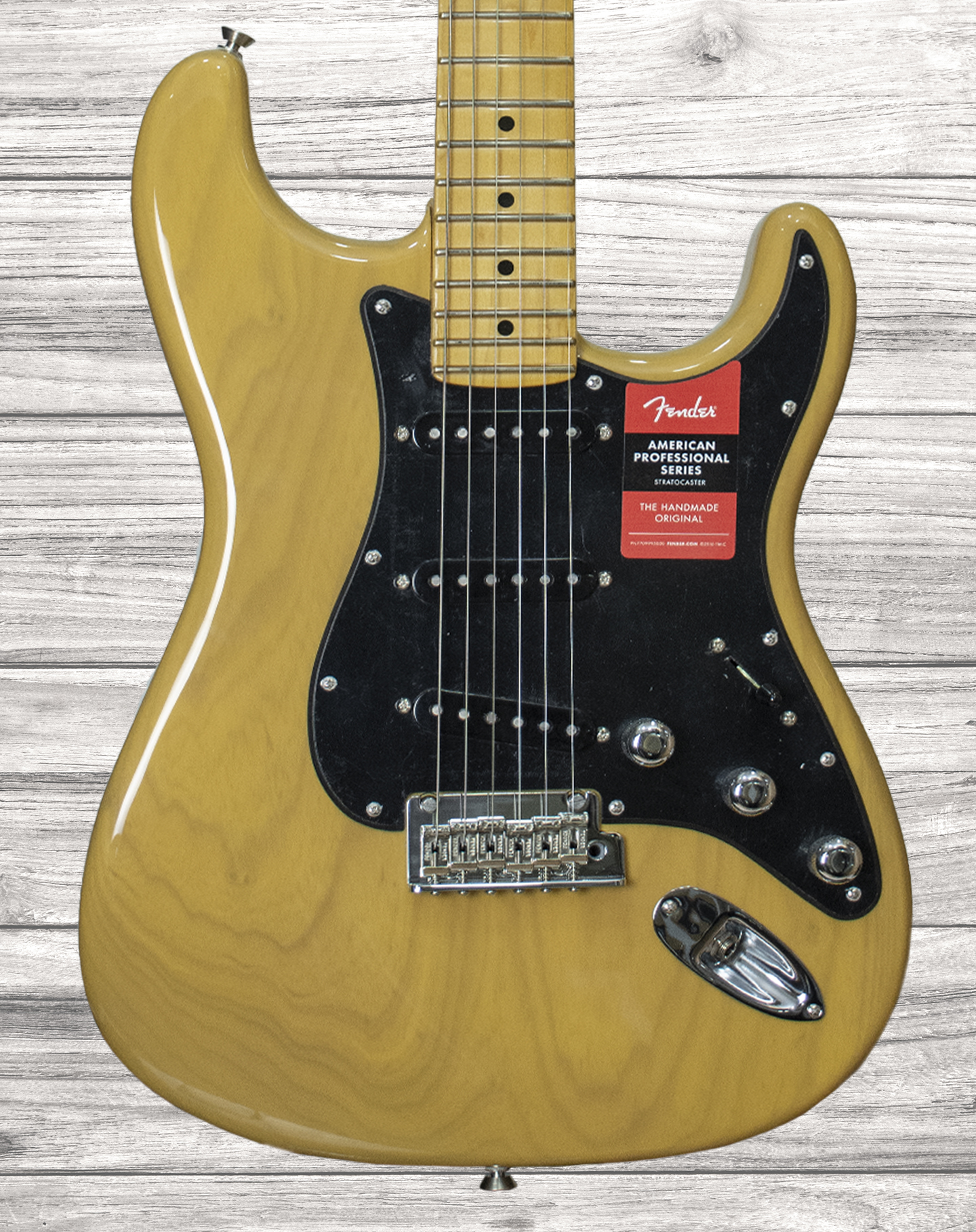 fender-american-pro-strat-ash-ltd-butterscotch_5e68dab66d9c6.jpg