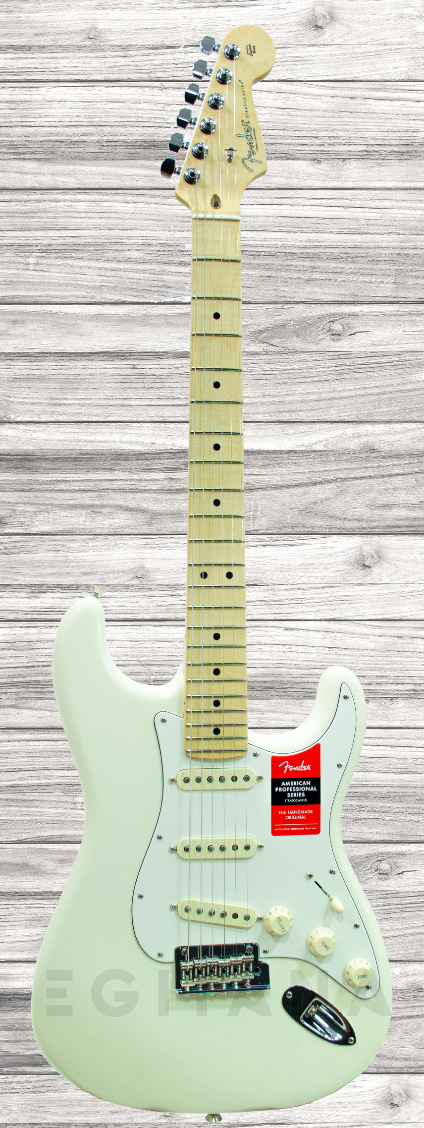 fender-american-pro-stratocaster-mn-olympic-white_5eea17fea43e5.jpg