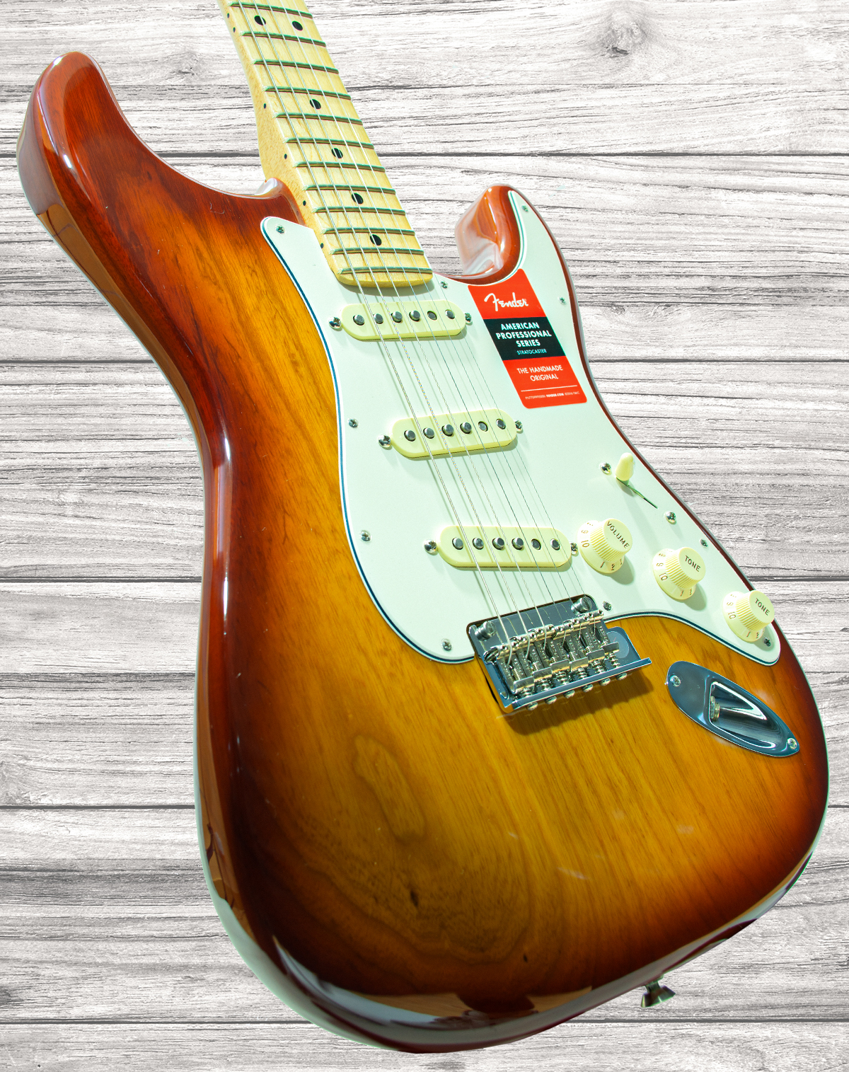 fender-american-pro-stratocaster-mn-sienna-sunburst_5ed8ce90ec963.jpg