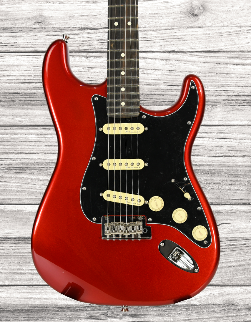 fender-american-professional-ii-candy-apple-red-exclusivo-egitana_660430138c469.png