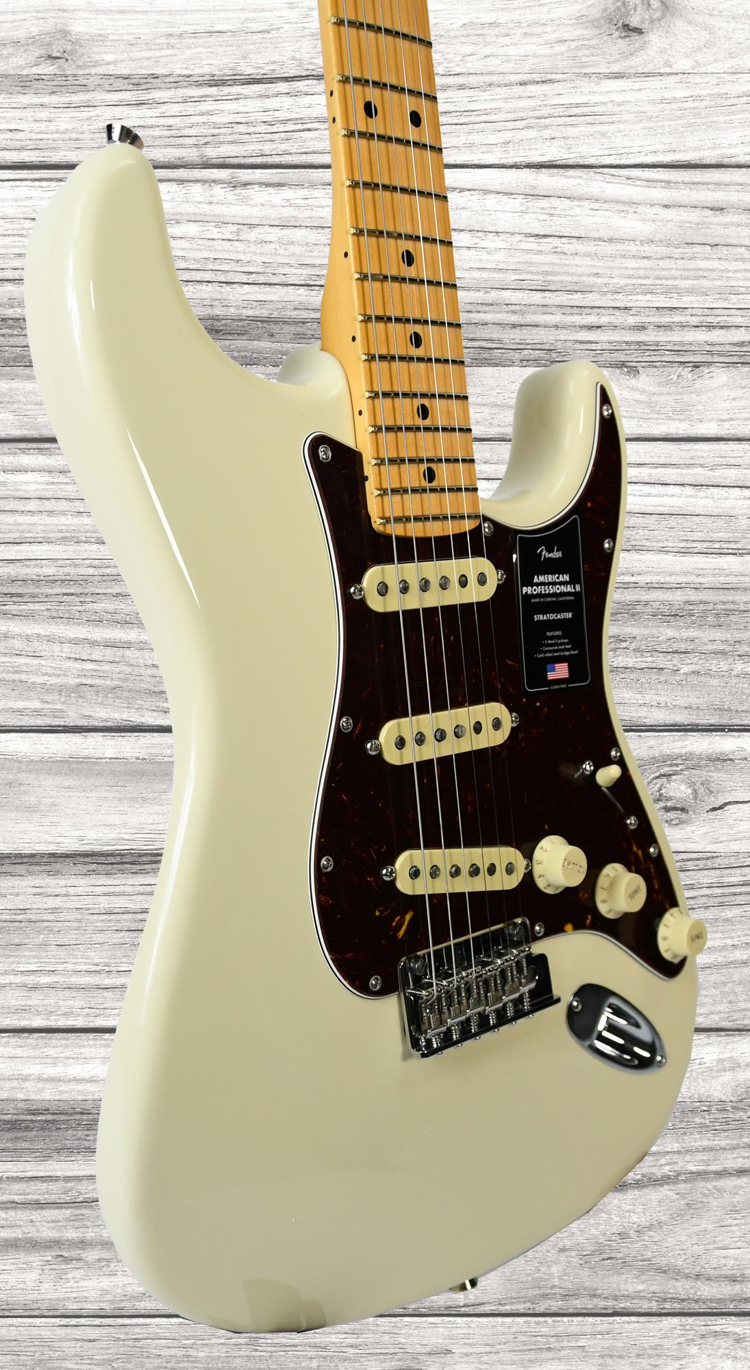 fender-american-professional-ii-maple-fingerboard-olympic-white_637df5a767fca.jpg