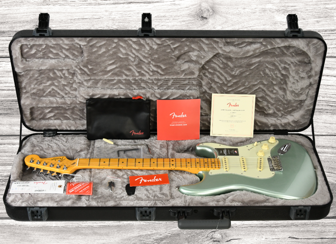 fender-american-professional-ii-strat-mn-myst-sfg_64a69af25ca0f.png