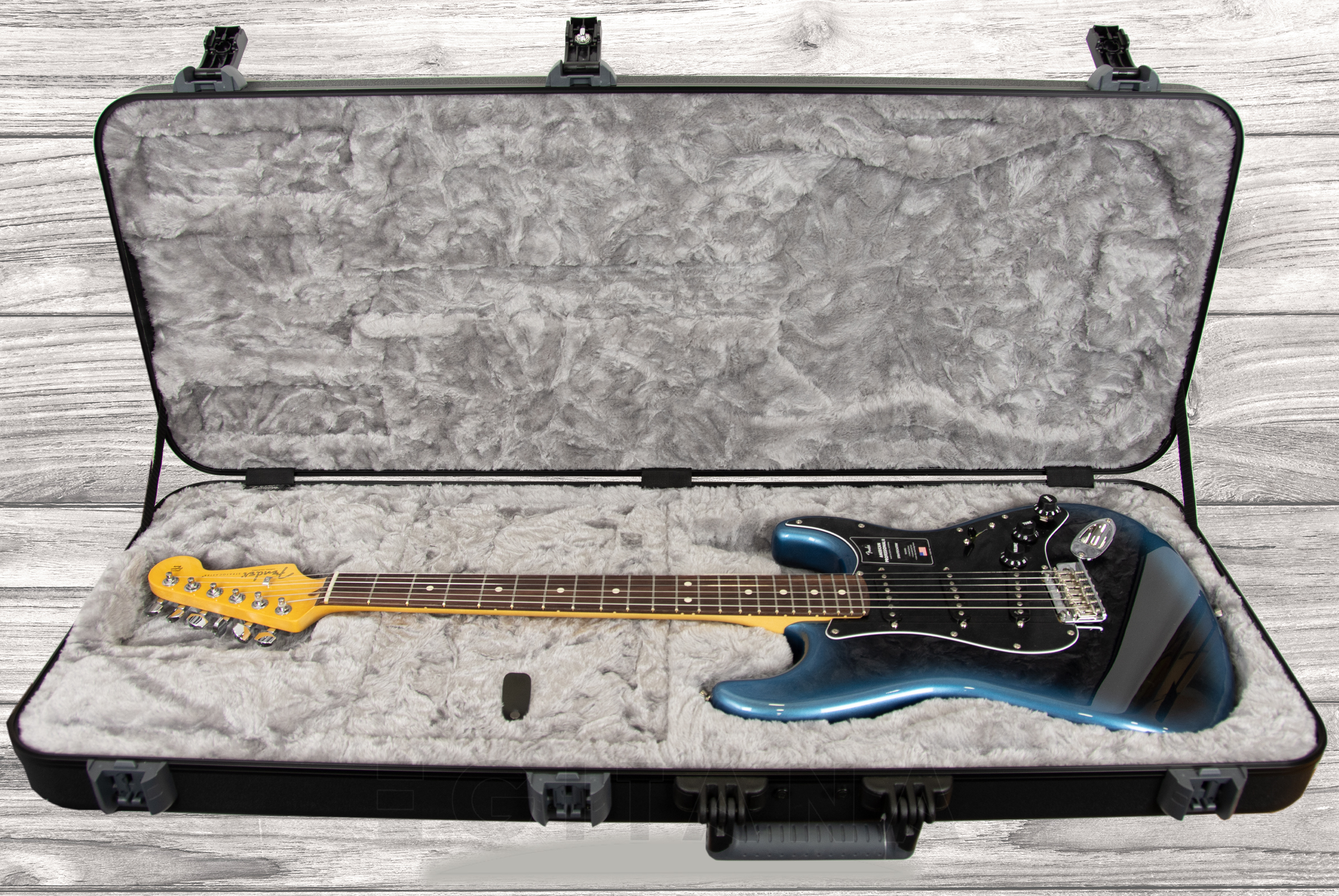 fender-american-professional-ii-strat-rw-dark-night_6218eae06dee7.jpg