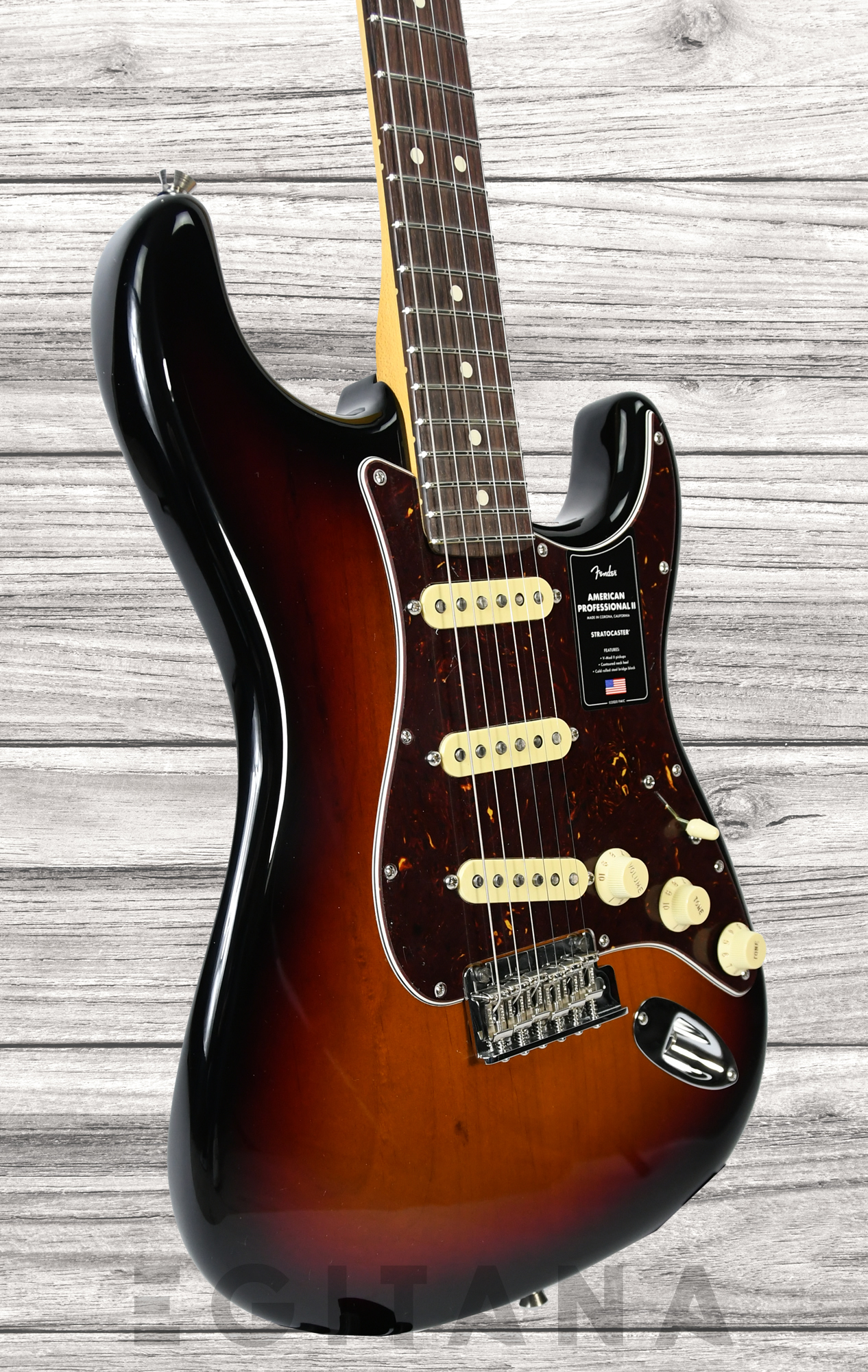 fender-american-professional-ii-stratocaster-rw-3-color-sunburst_63761dc1c36d7.jpg