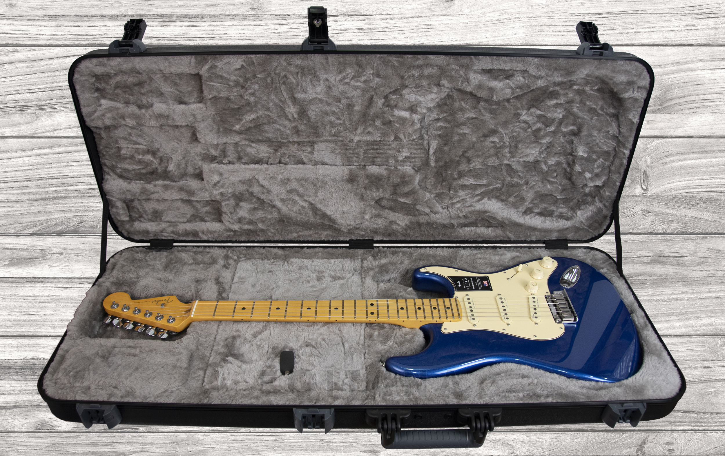 fender-american-ultra-cobra-blue_61f28d66ccfde.jpg