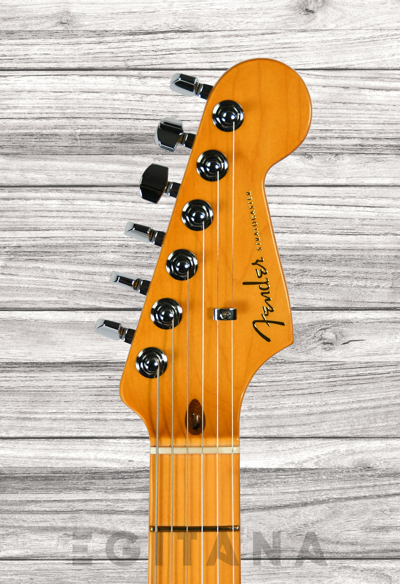 fender-american-ultra-strat-hss-mn-uburst_635112b338a39.jpg