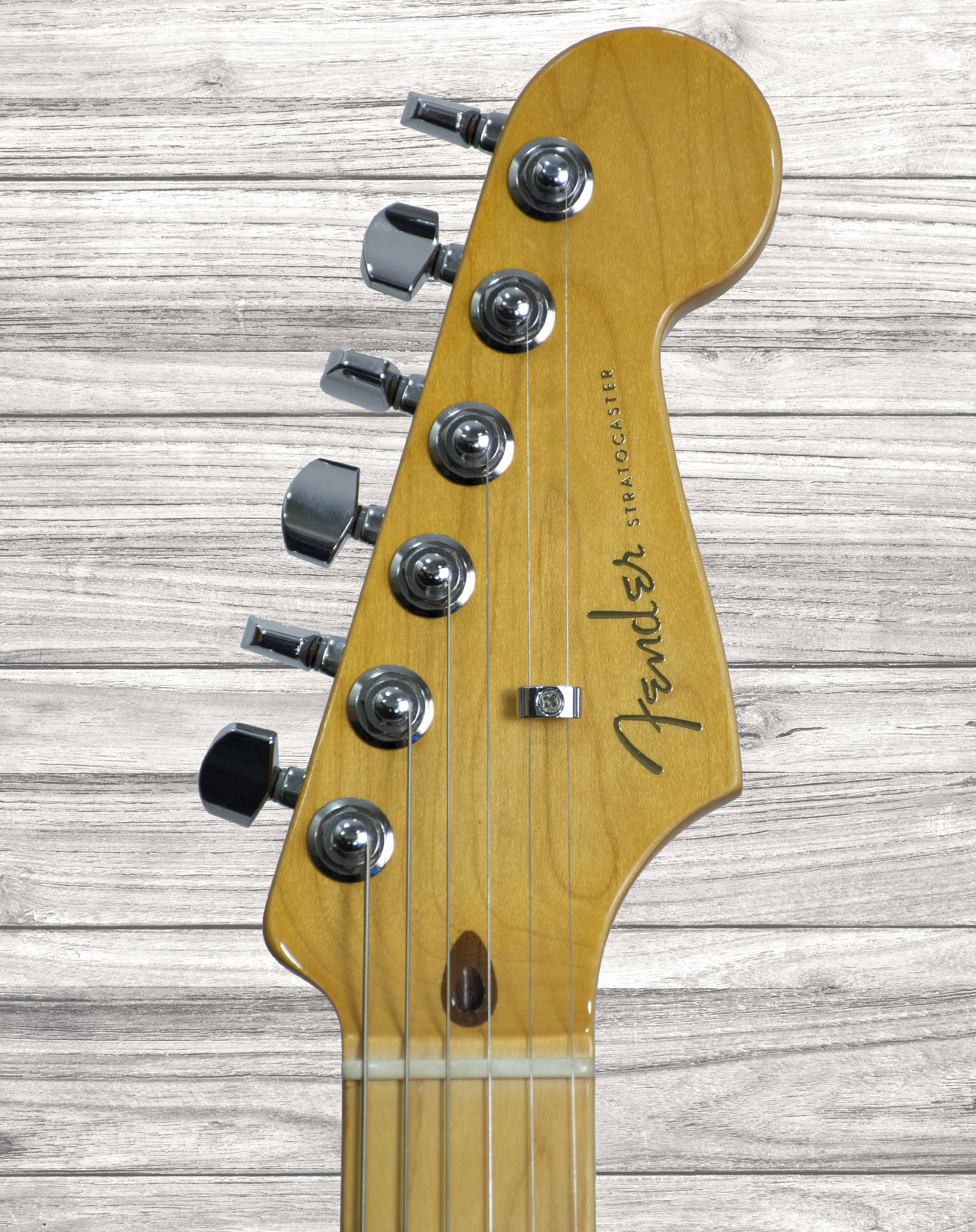 fender-american-ultra-strat-mn-hss-prb_5e6a144158d18.jpg