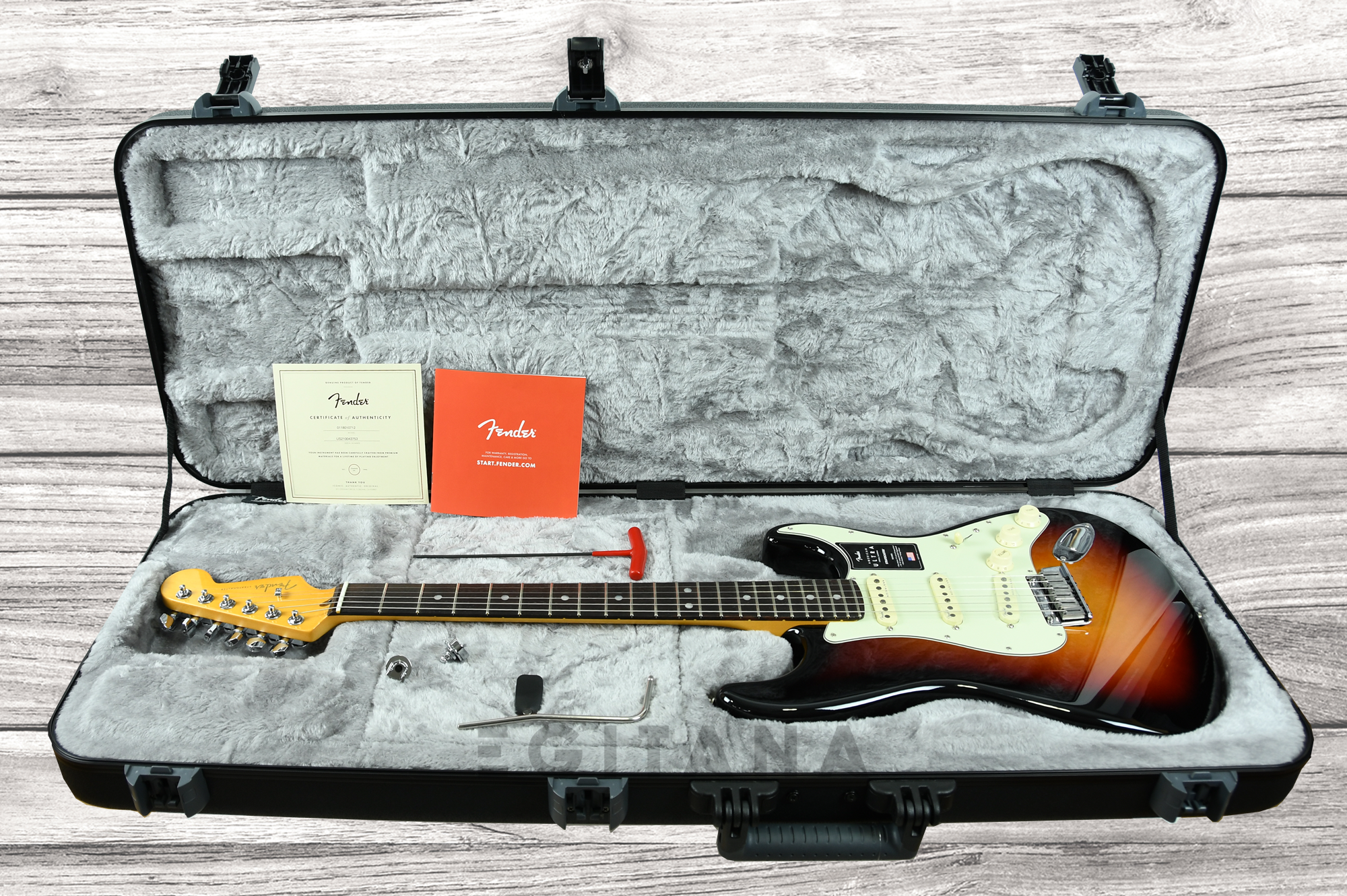 fender-american-ultra-strat-rw-ultraburst_612df2898fc6f.png