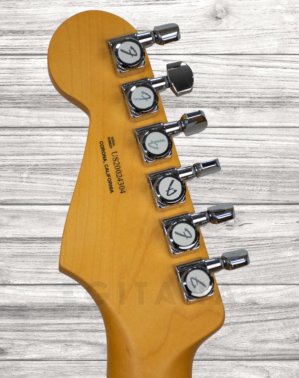 fender-american-ultra-stratocaster-mn-aged-natural_5f15ced4603da.jpg