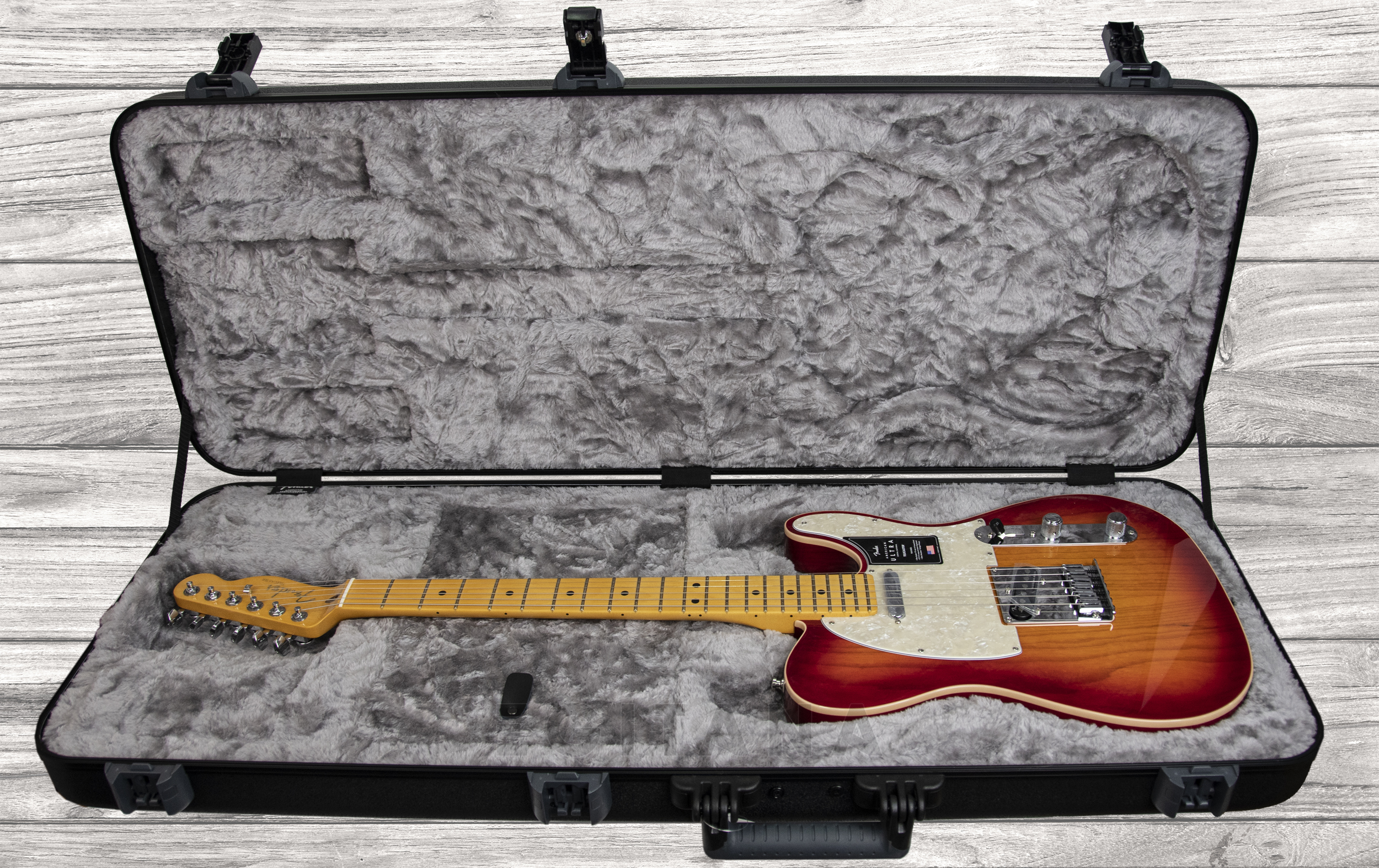 fender-american-ultra-telecaster-mn-plasma-red-burst_5f61ce5685001.jpg