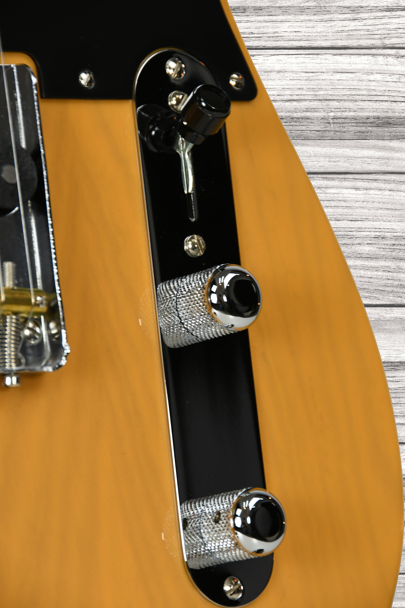 fender-american-vintage-ii-1951-maple-fingerboard-butterscotch-blonde_667975806f6a6.jpg