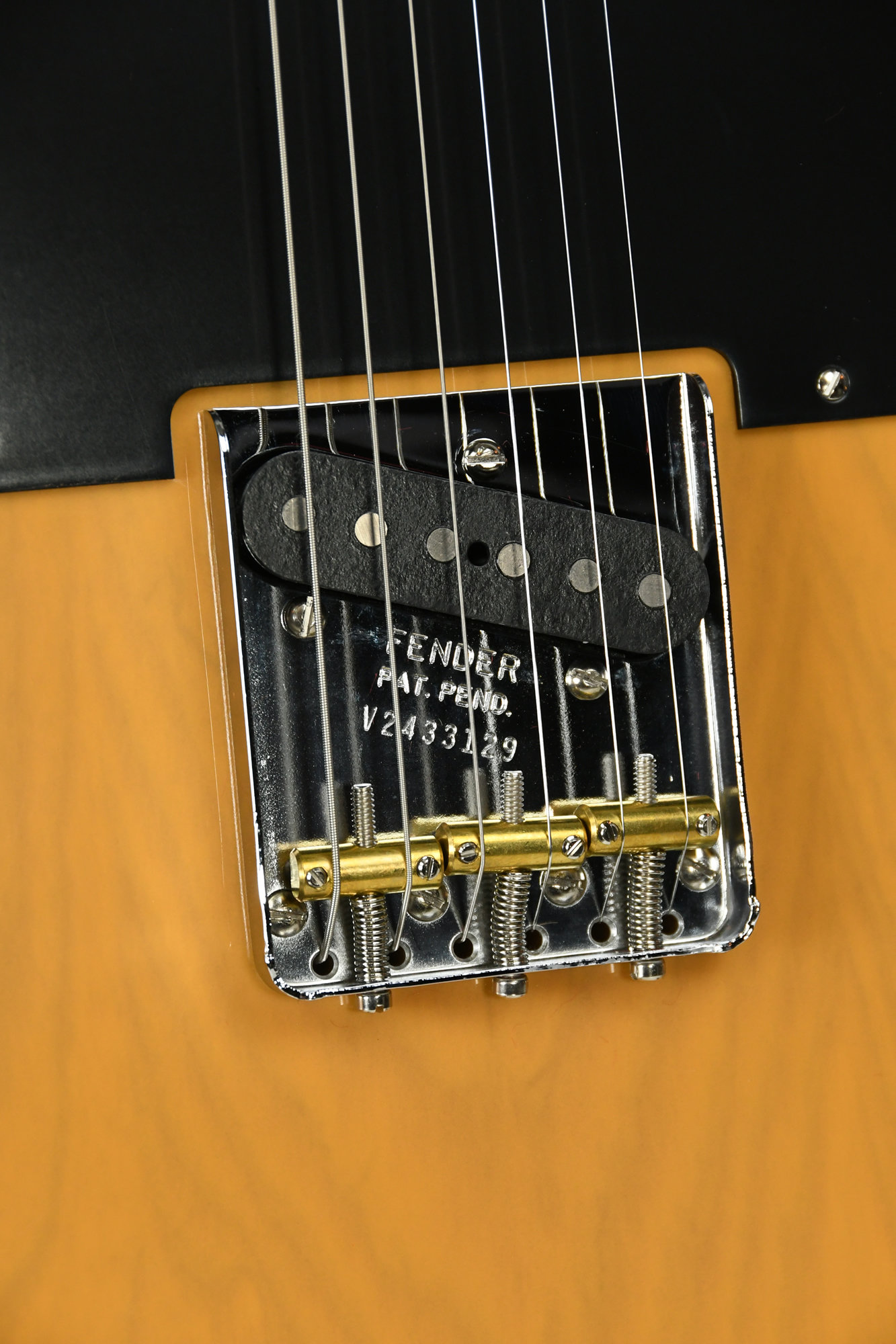 fender-american-vintage-ii-1951-maple-fingerboard-butterscotch-blonde_6679758564a70.jpg