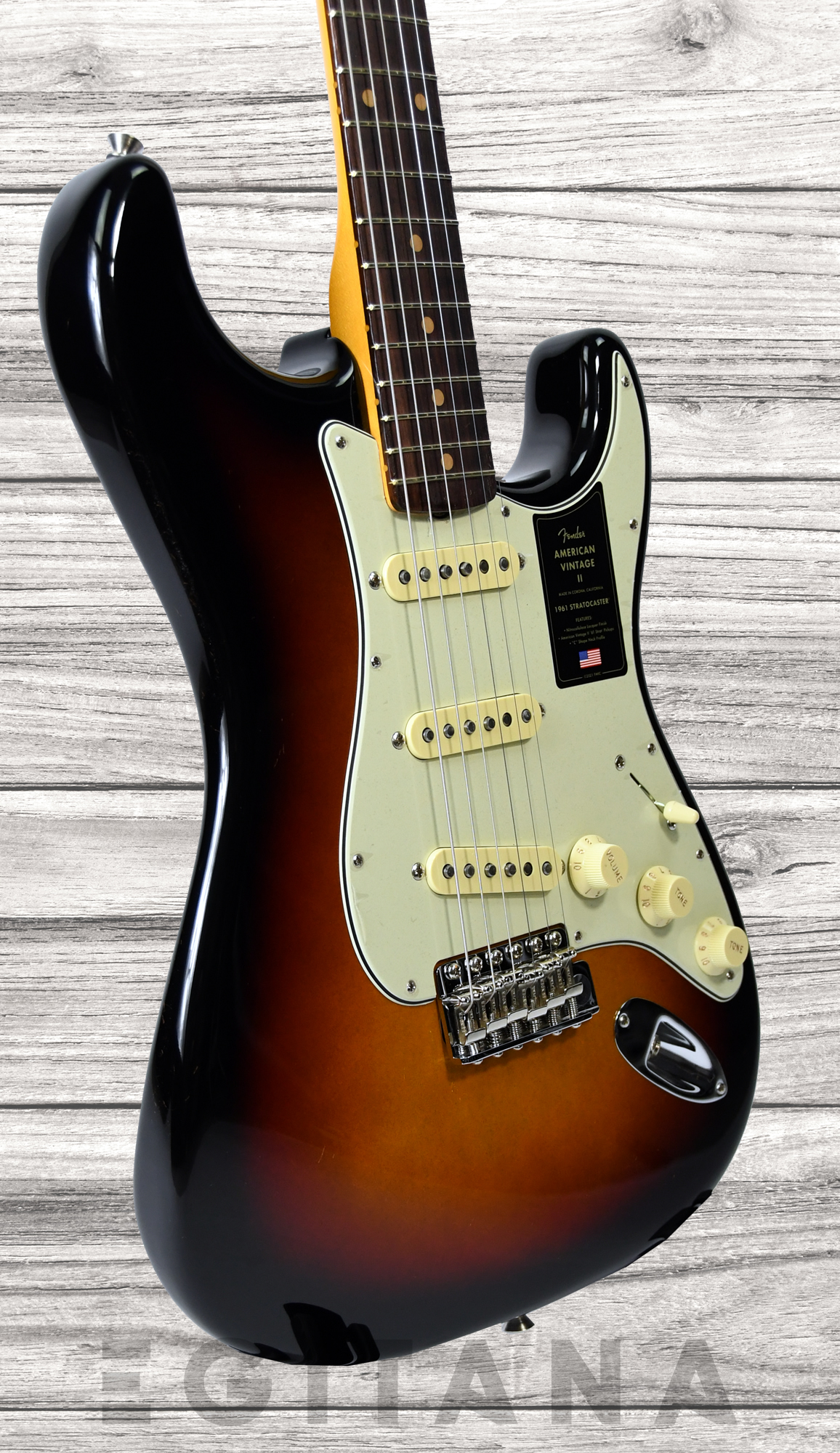 fender-american-vintage-ii-1961-rosewood-fingerboard-3-color-sunburst_63566464daee6.jpg