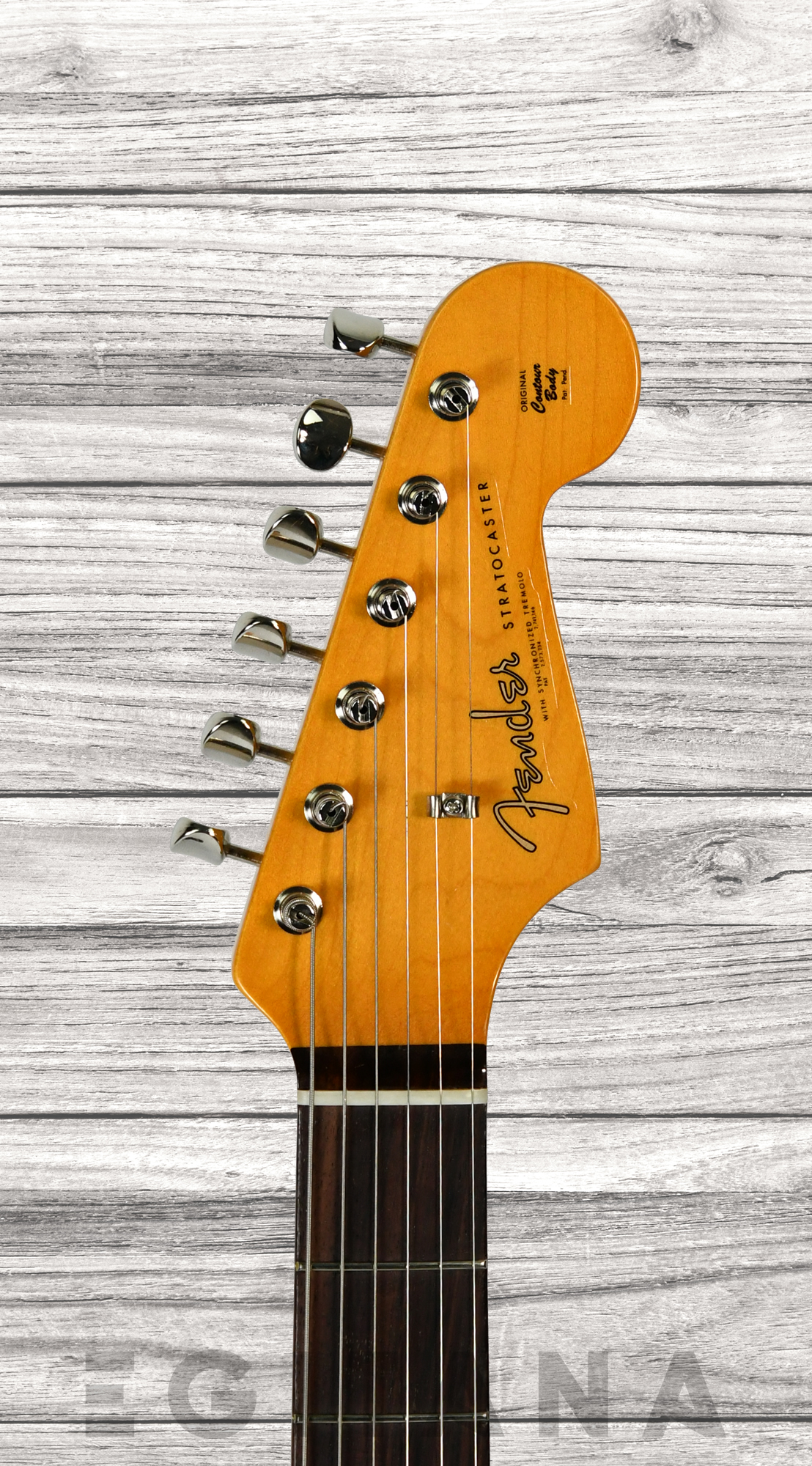 fender-american-vintage-ii-1961-rosewood-fingerboard-3-color-sunburst_63566466e9ac2.jpg