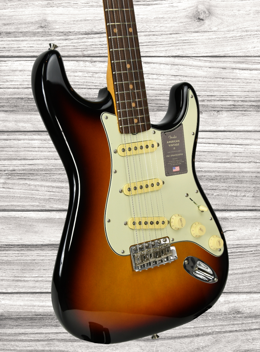 fender-american-vintage-ii-1961-rosewood-fingerboard-3-color-sunburst_65dc7066a66d2.jpg