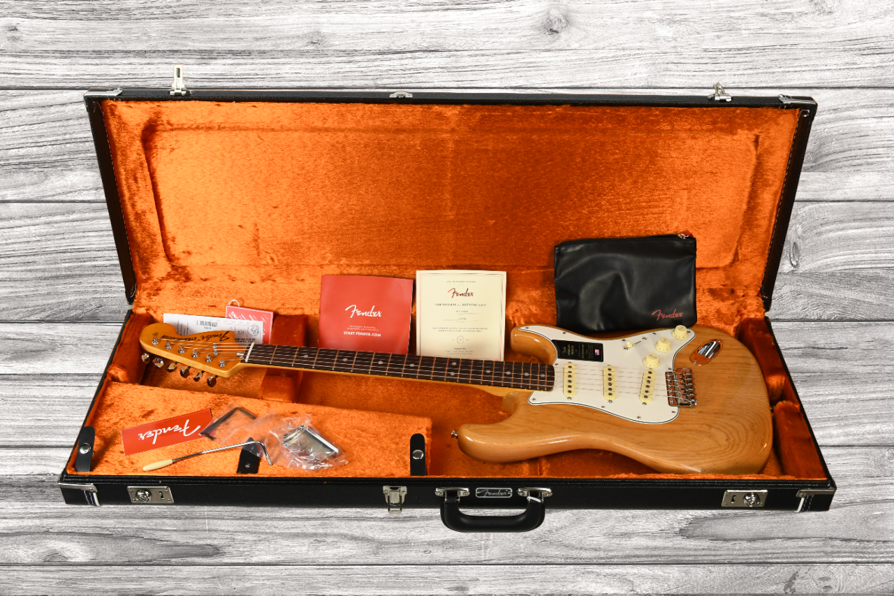 fender-american-vintage-ii-1973-rosewood-fingerboard-aged-natural_64c7dc91d2170.png