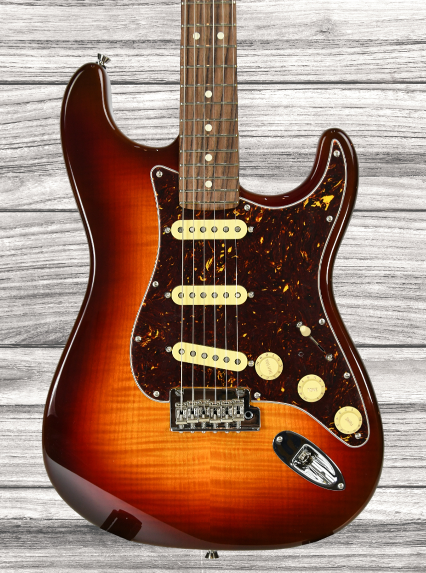 fender-anniv-am-pro-ii-strat-rw-cm_66754f7684330.jpg