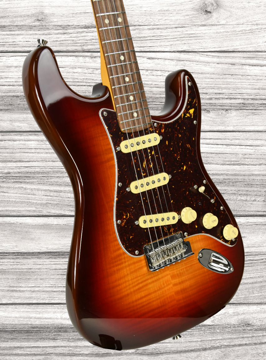 fender-anniv-am-pro-ii-strat-rw-cm_66754f7b96274.jpg