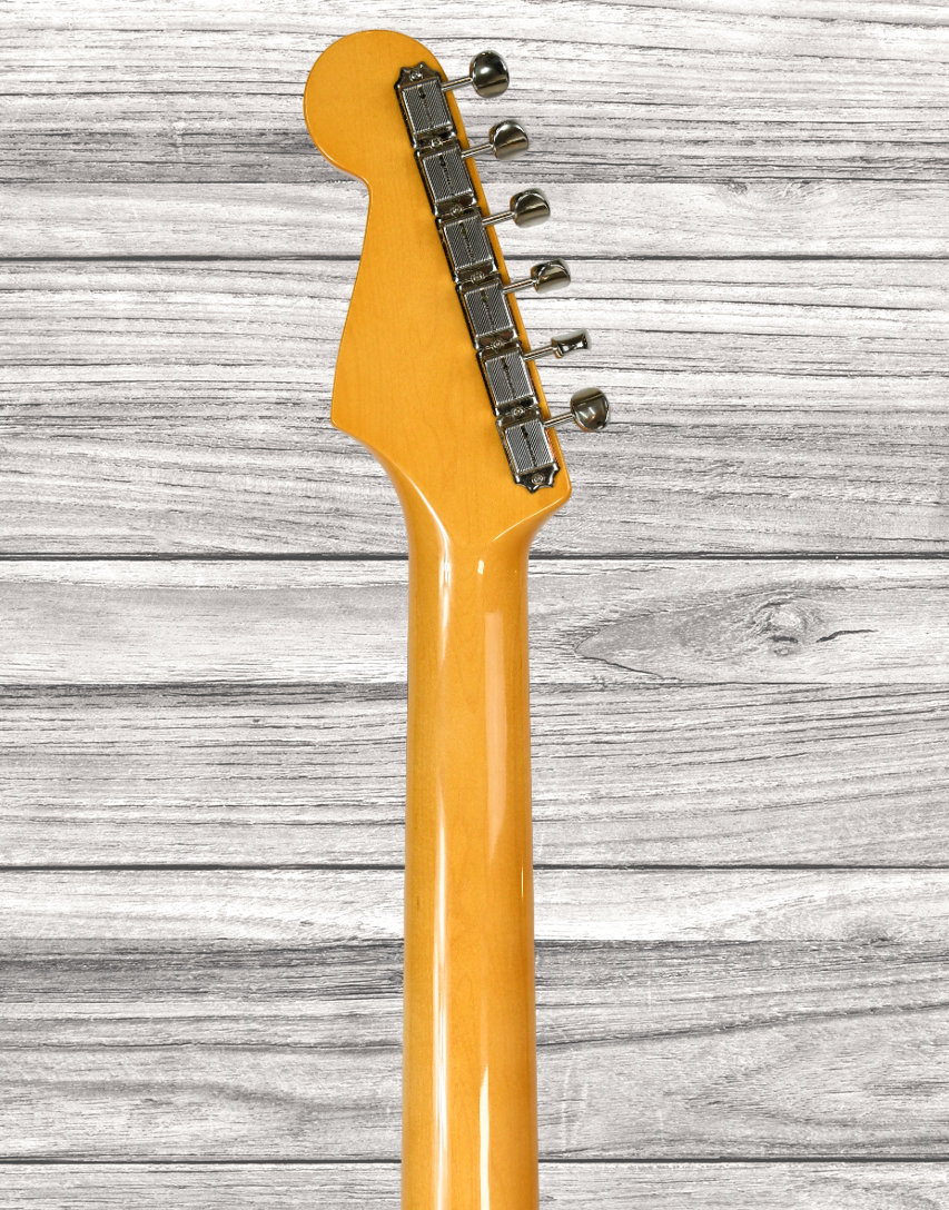 fender-av-ii-61-strat-rw-frd_65dc6af557bd3.png