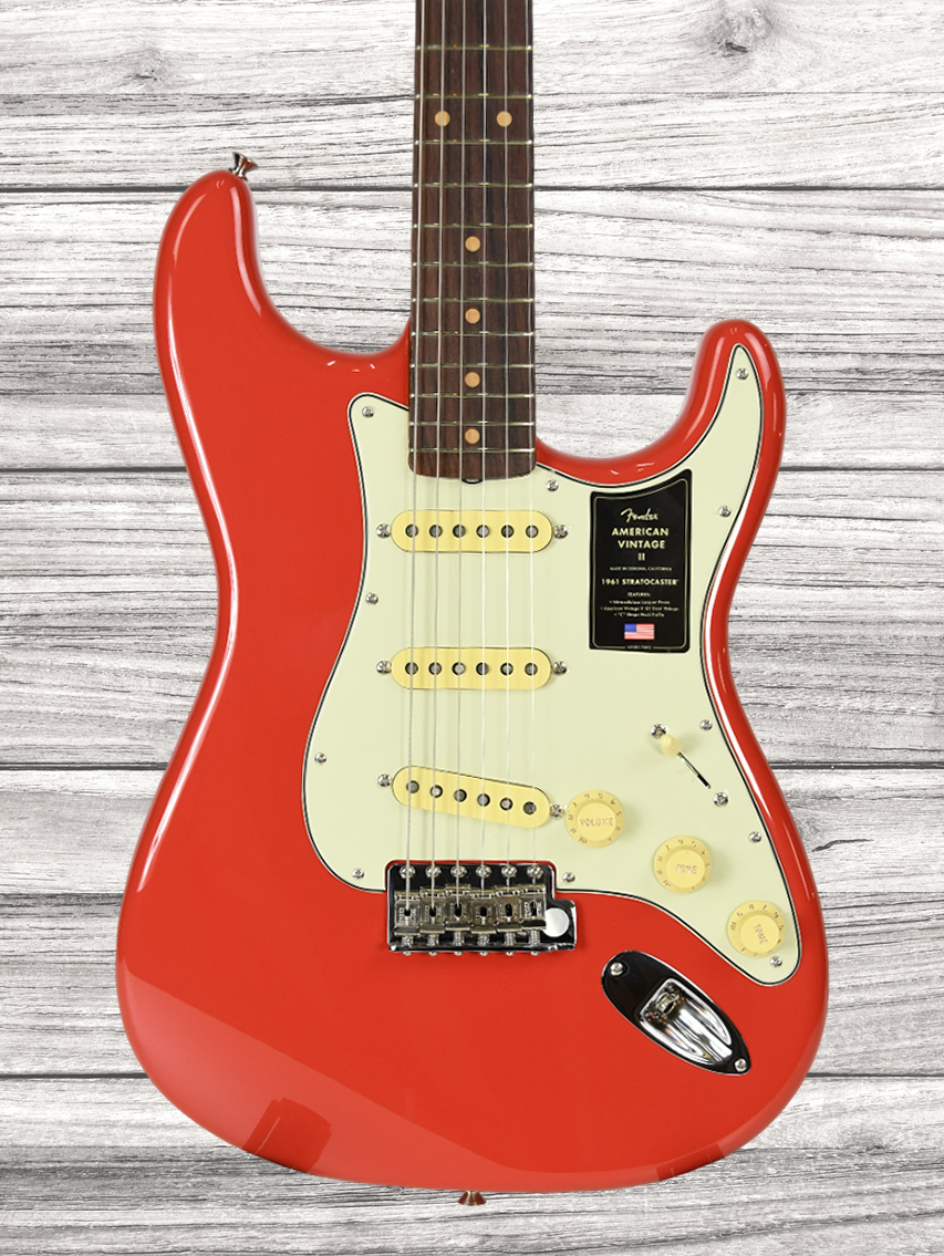 fender-av-ii-61-strat-rw-frd_66560c338e2e6.png