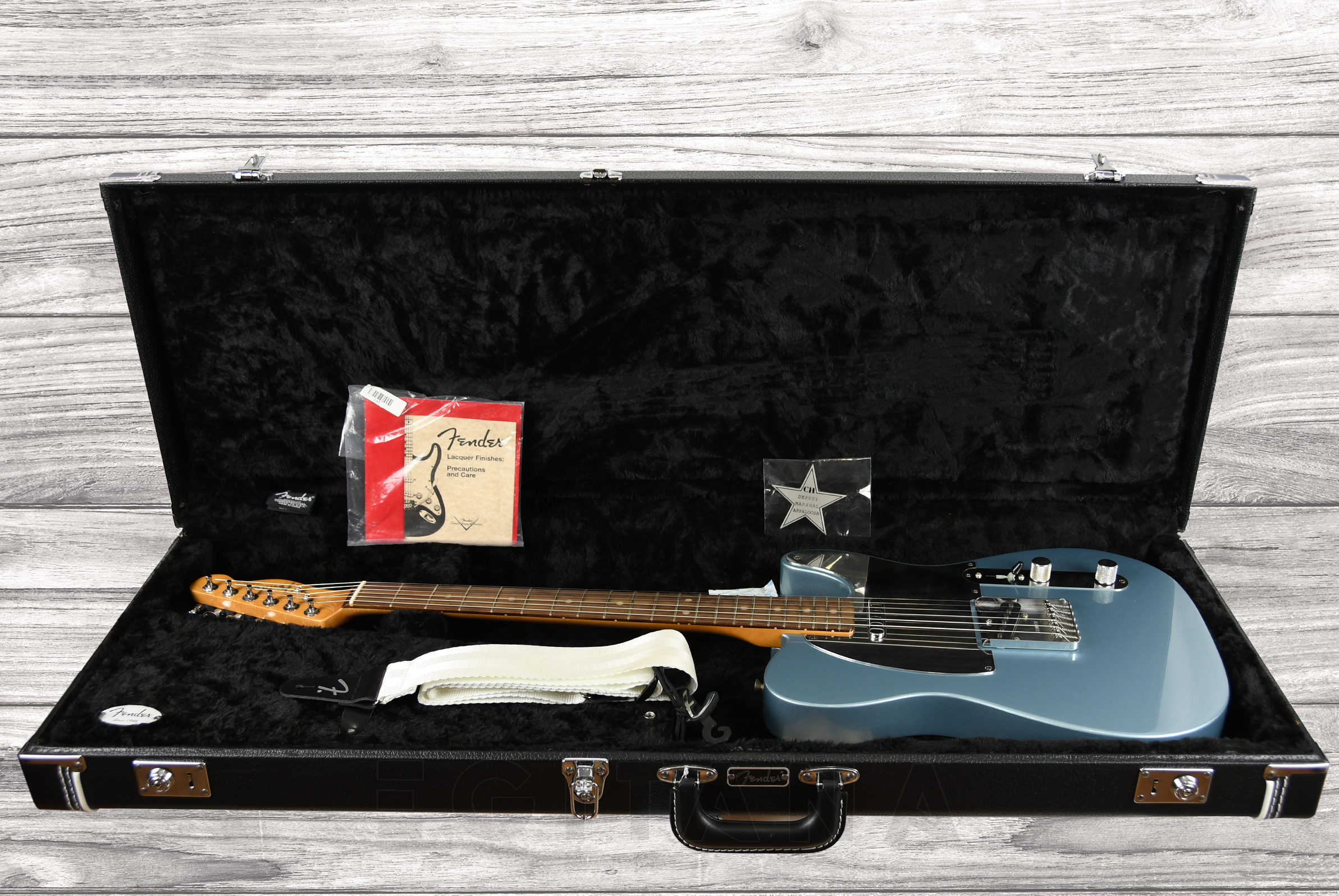 fender-chrissie-hynde-tele-rw-ibm_60e86ac6dab3e.jpg