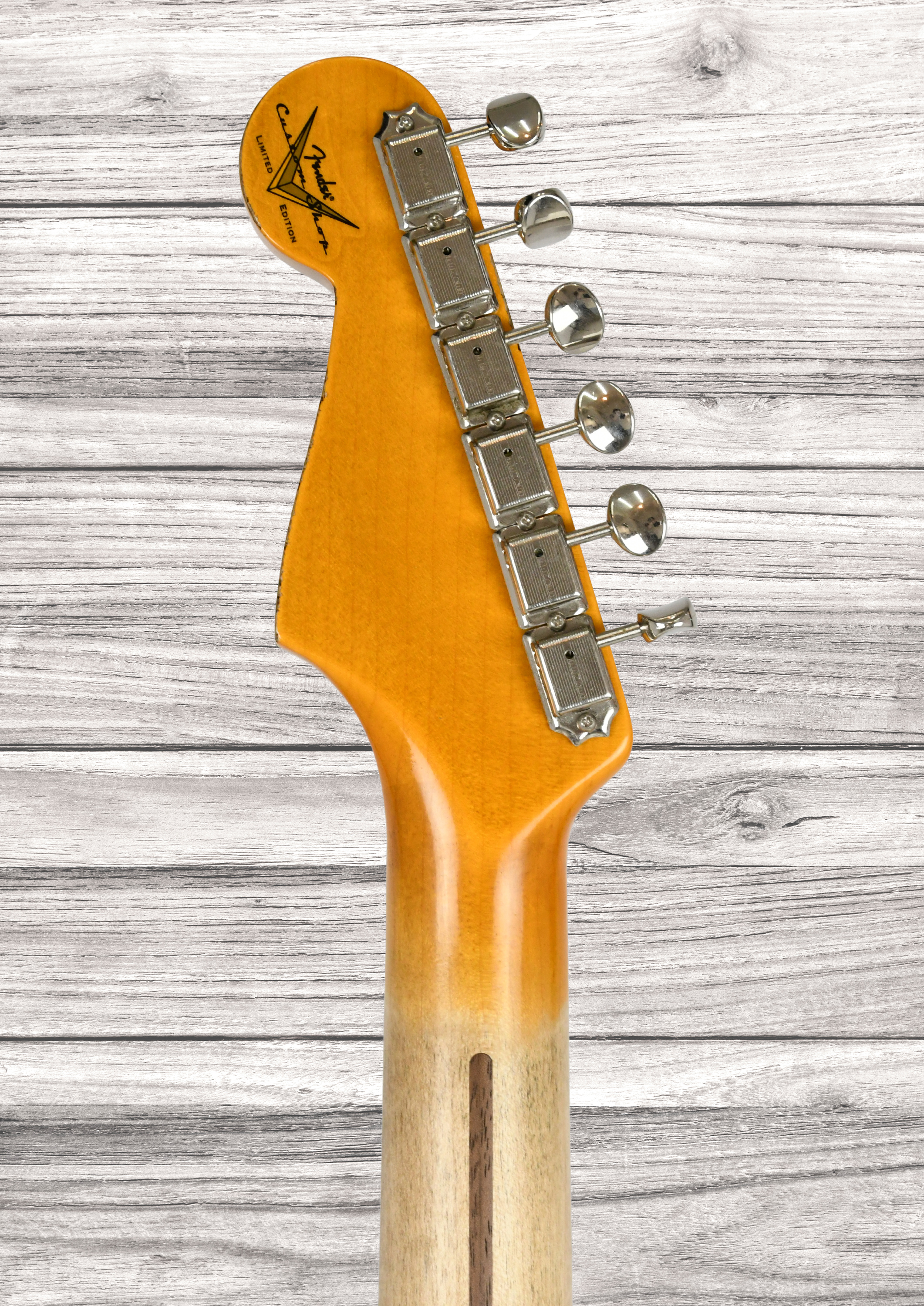 fender-custom-shop-1955-stratocaster-heavy-relic-1-piece-quartersawn-maple-neck-aged-2-color-sunburst_69f9d068e6f31.jpg
