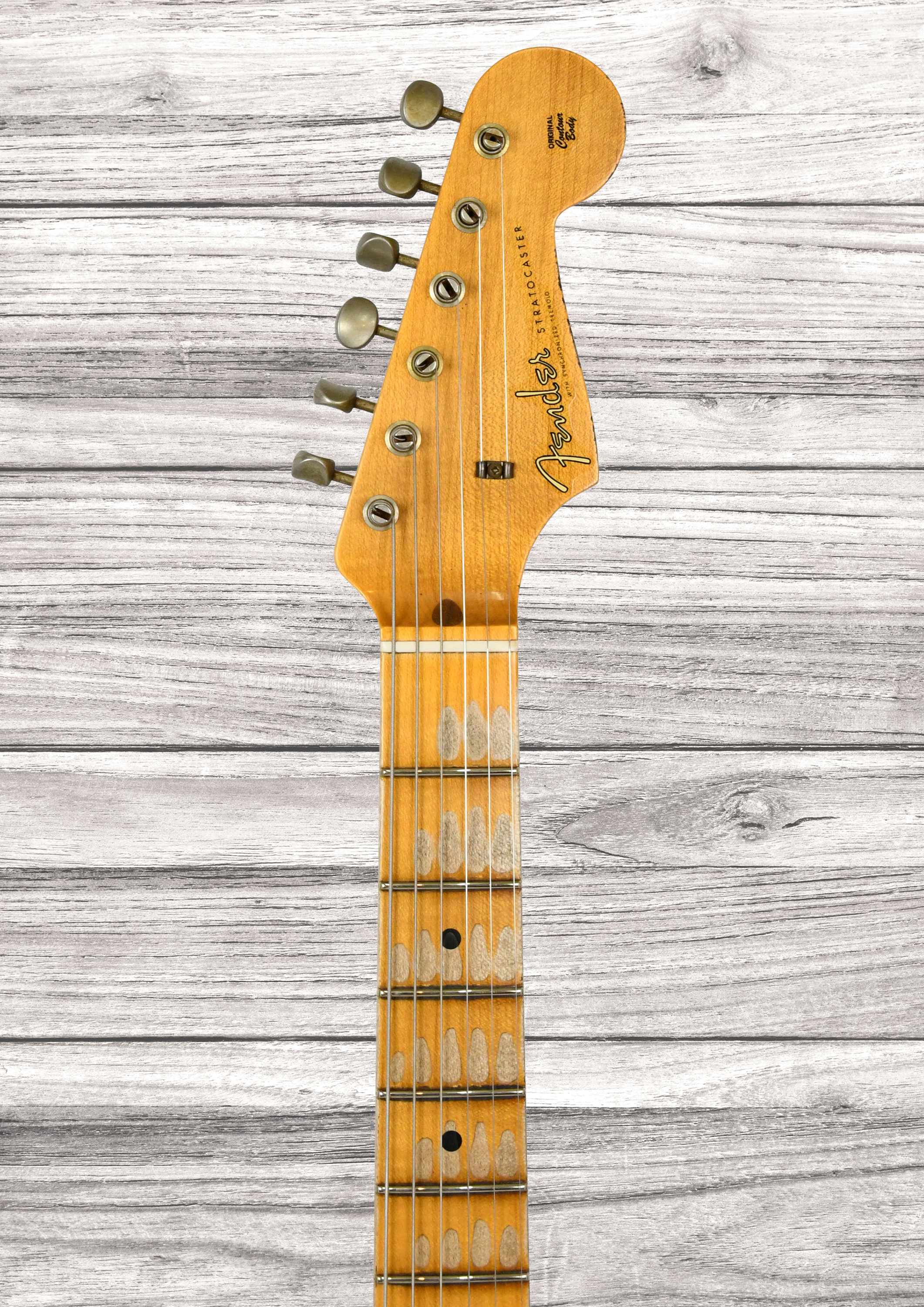 fender-custom-shop-1957-stratocaster-heavy-relic-mn-aged-cherry-sunburst_6aaaa5854d7b1.jpg