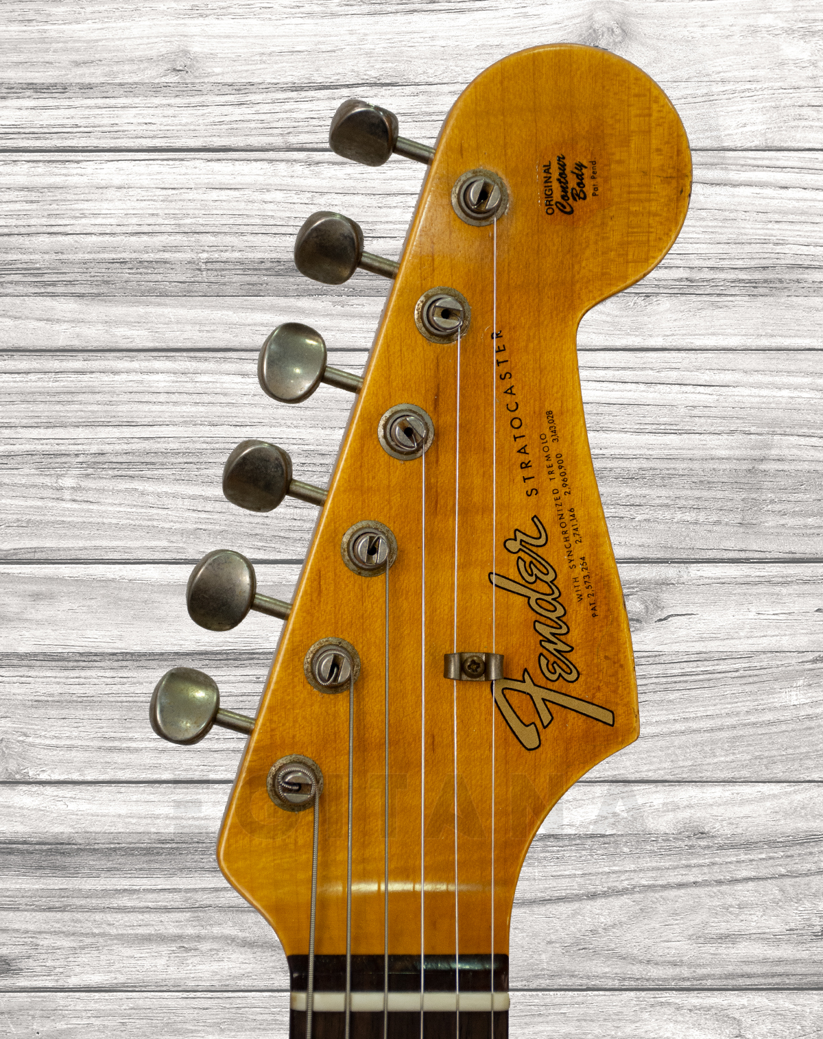 fender-custom-shop-1964-stratocaster-journeyman-relic-faded-3-colour-sunburst_5f1b0ce64f191.jpg