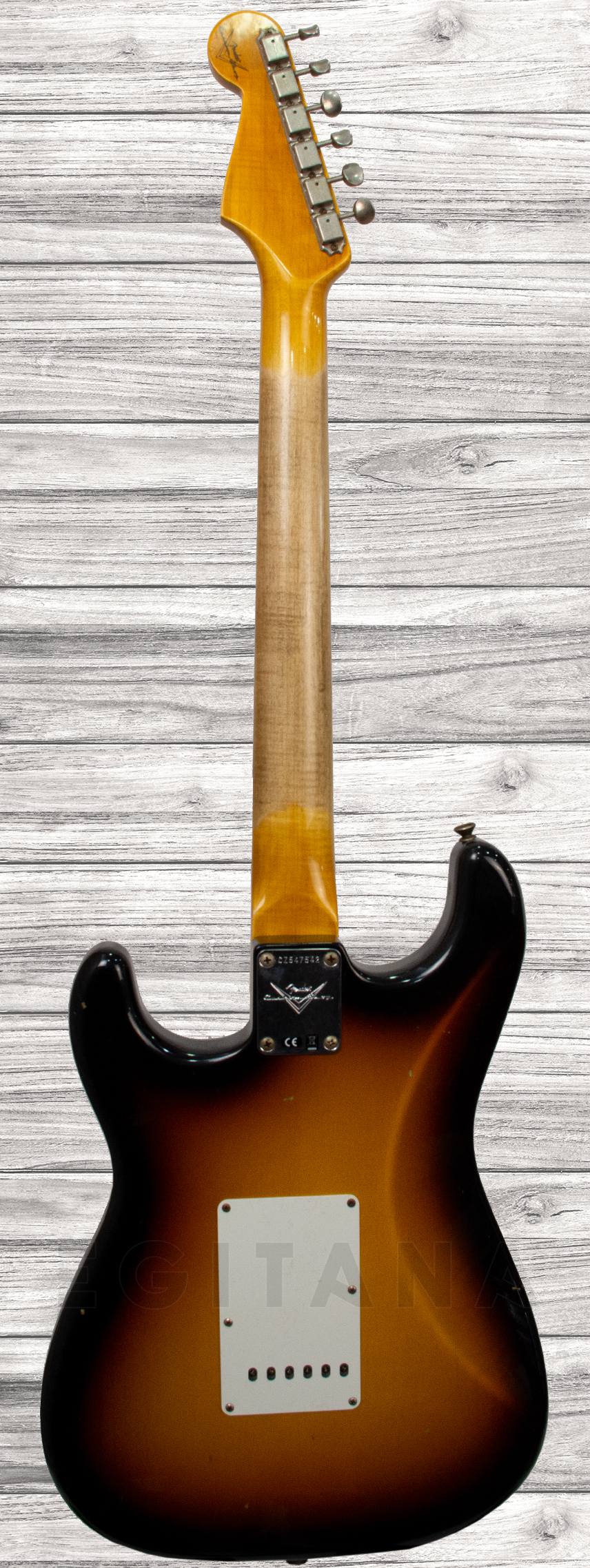 fender-custom-shop-1964-stratocaster-journeyman-relic-faded-3-colour-sunburst_5f1b0ceacae71.jpg