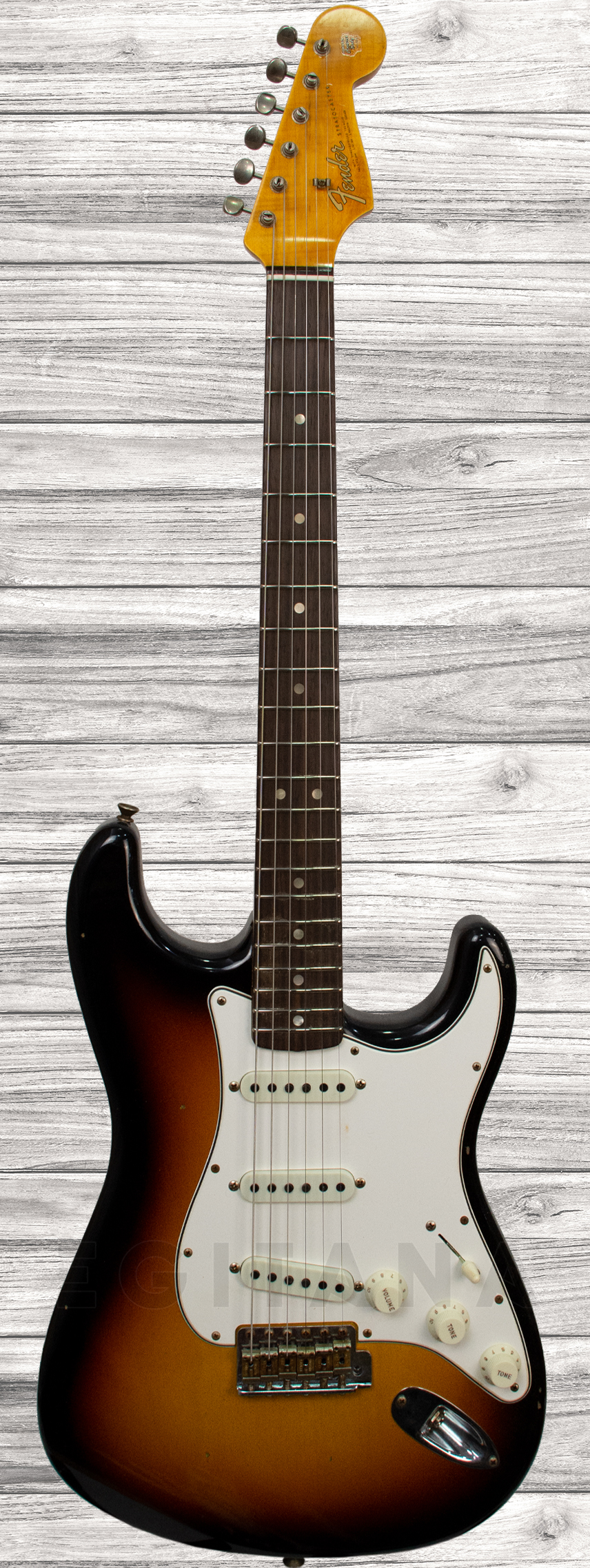 fender-custom-shop-1964-stratocaster-journeyman-relic-faded-3-colour-sunburst_5f1b0da0eff64.jpg