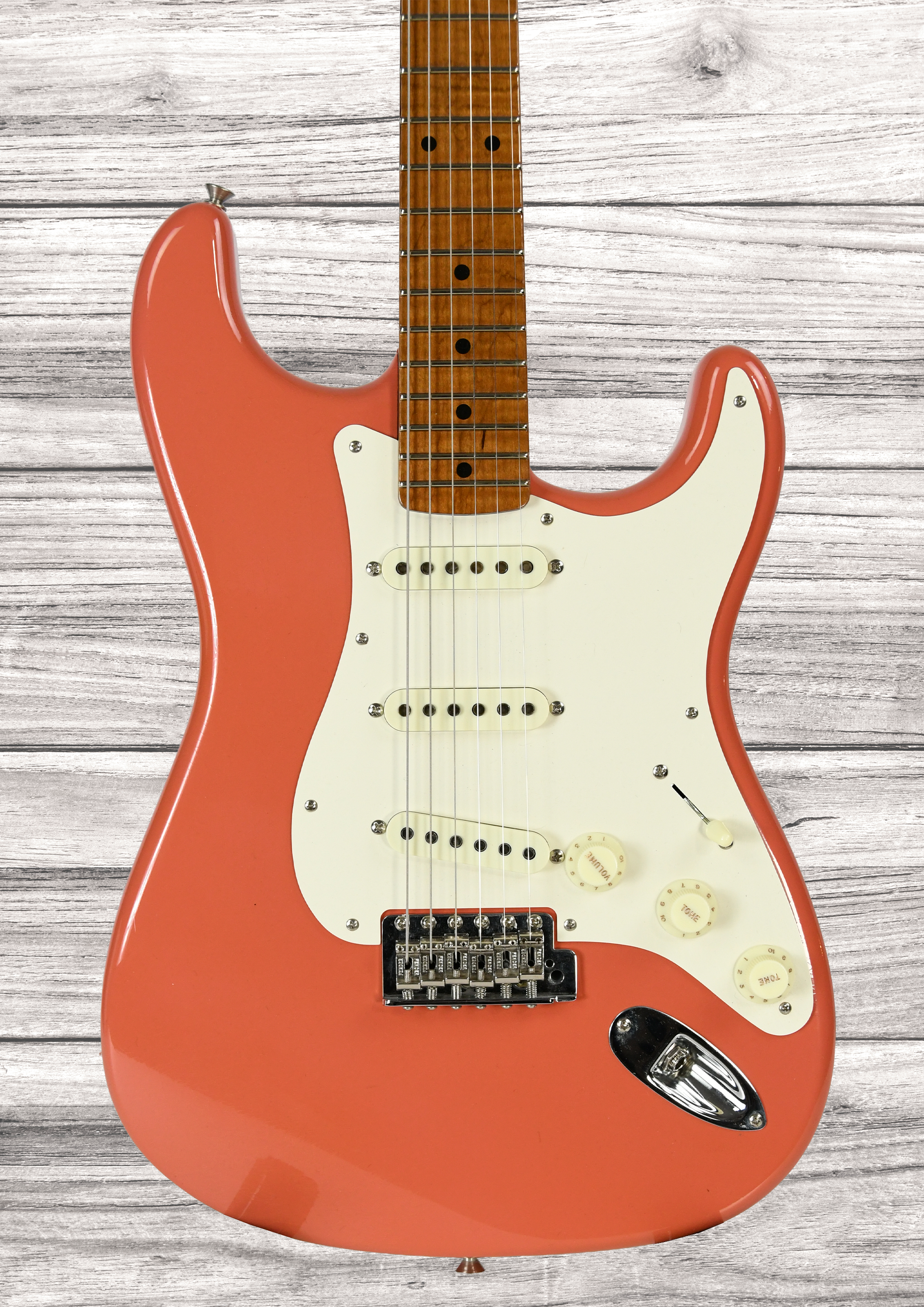 fender-custom-shop-50s-limited-edition-roasted-dlx-closet-classic-1-piece-4a-roasted-flame-maple-faded-aged-tahitian-coral_6937f71498765.png