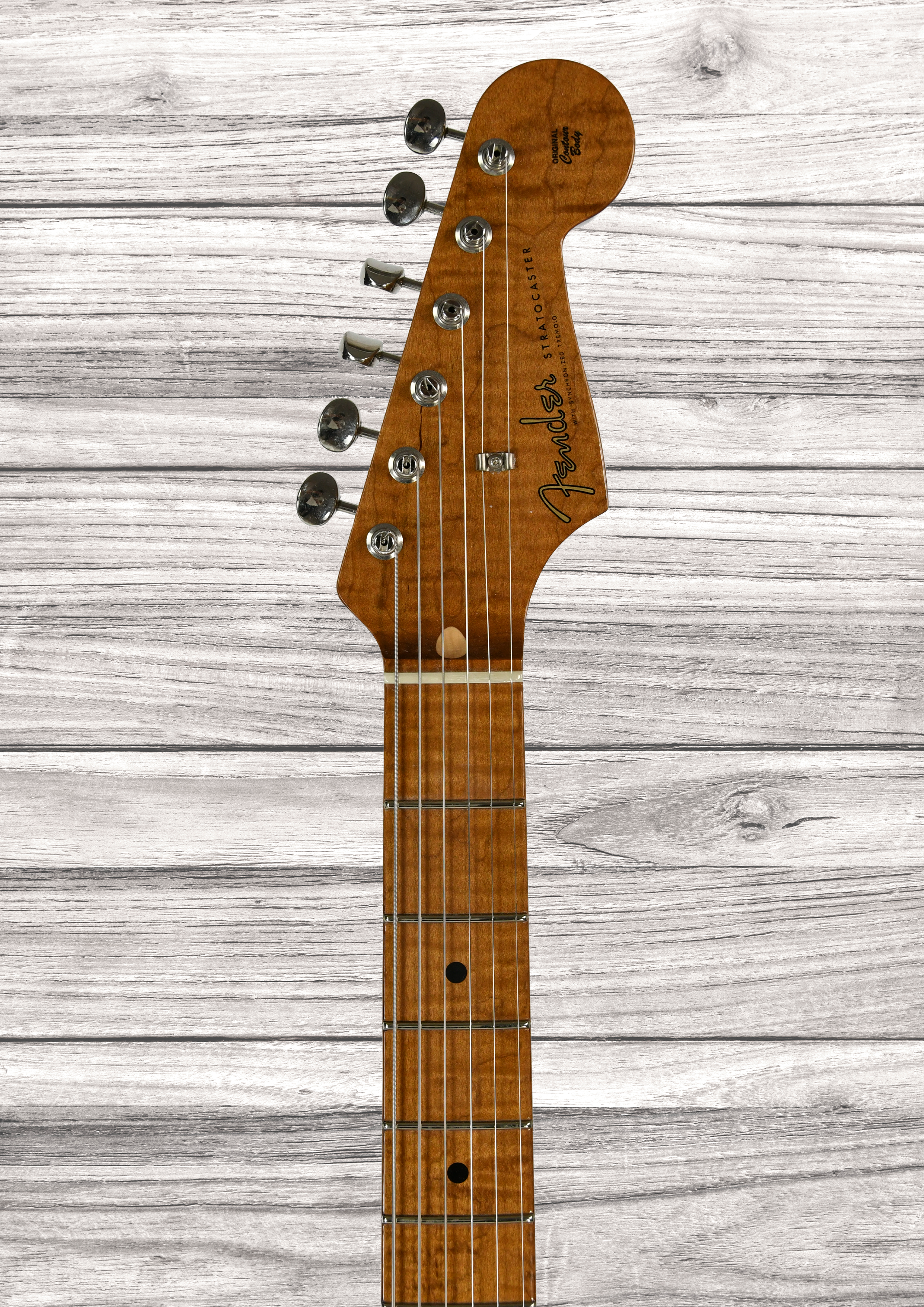 fender-custom-shop-50s-limited-edition-roasted-dlx-closet-classic-1-piece-4a-roasted-flame-maple-faded-aged-tahitian-coral_6937f71da0af3.png