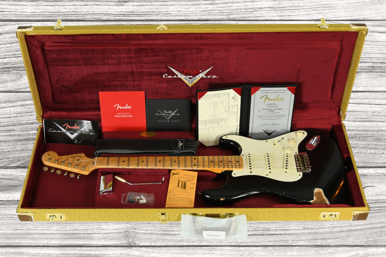 fender-custom-shop-56-strat-relic-black_6669c94eac7f6.png