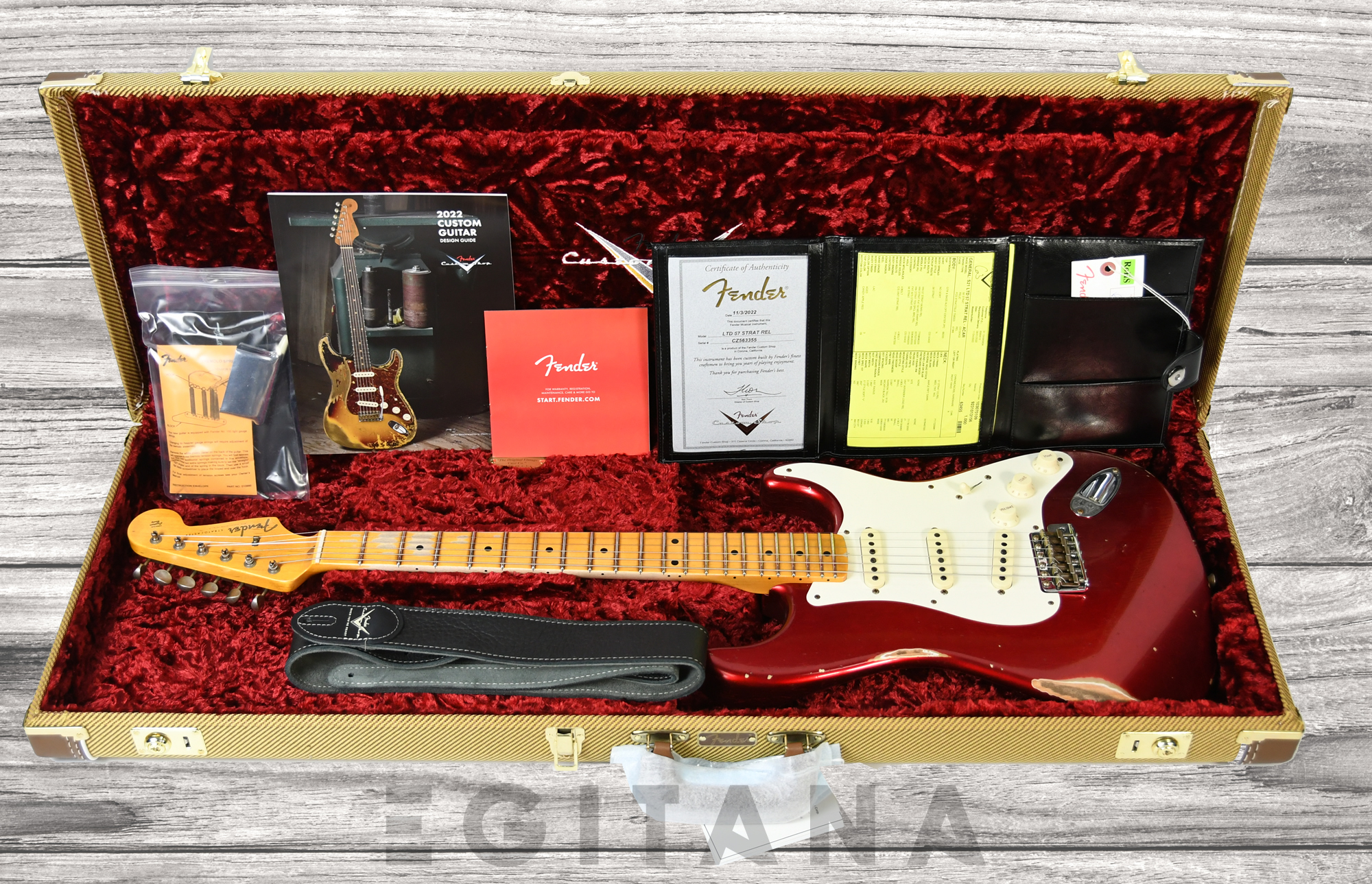 fender-custom-shop-57-stratocaster-relic-aged-candy-apple-red_6399df4b688f3.jpg