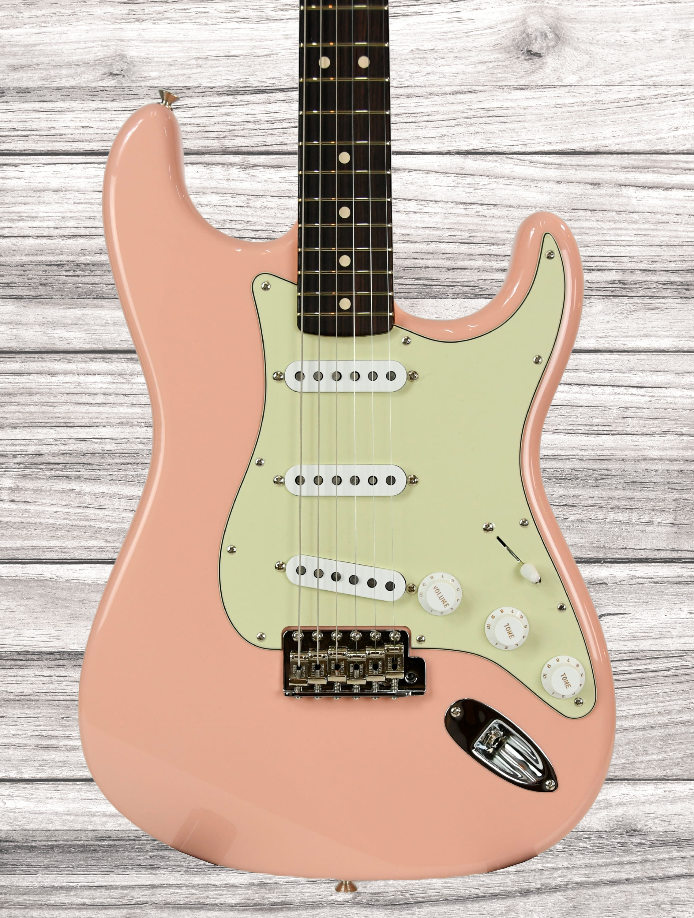 fender-custom-shop-63-strat-nos-shell-pink_678a723c33b5f.jpg