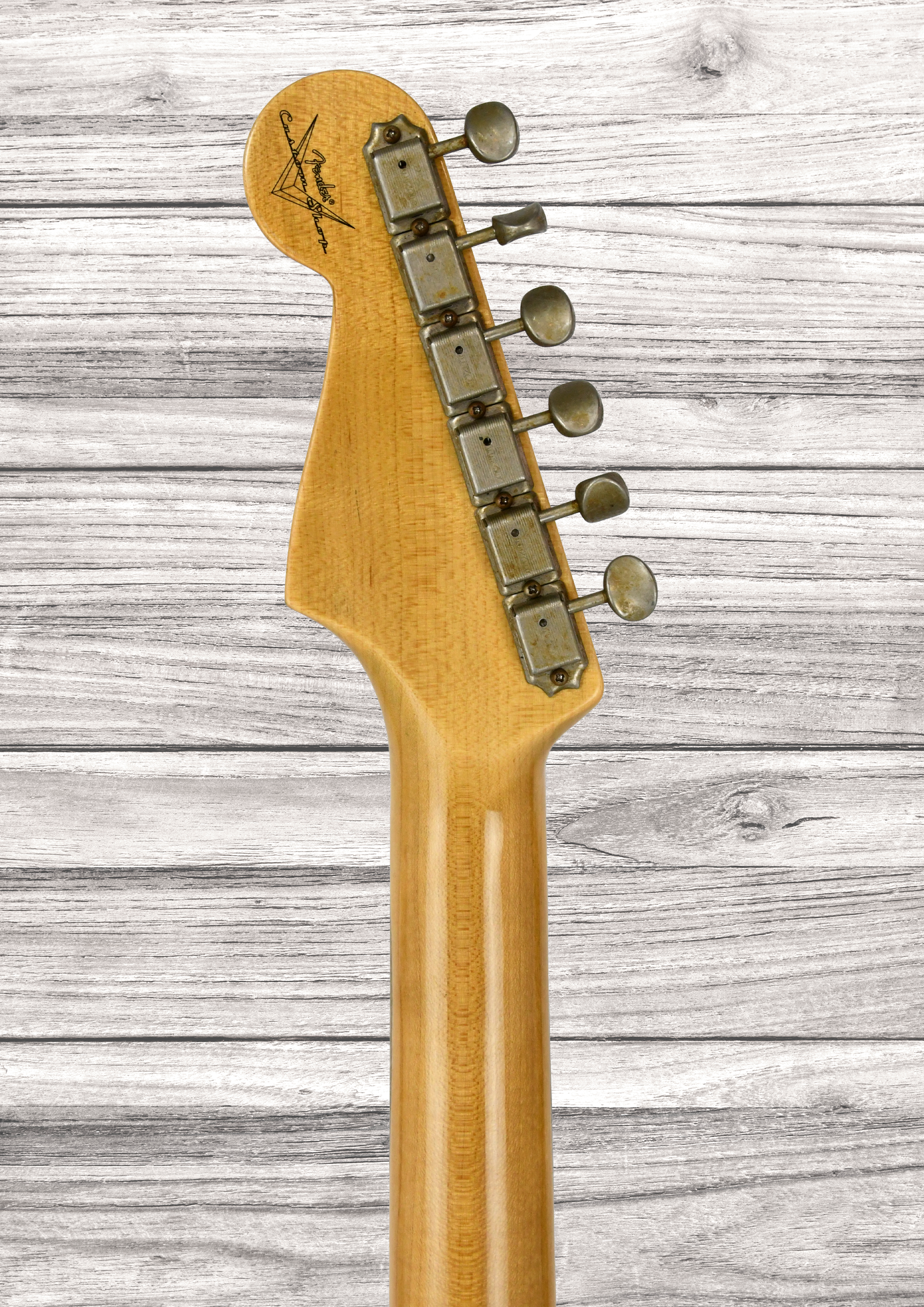 fender-custom-shop-64-stratocasterjourneyman-relic-aged-olympic-white_6931a32a6772b.png